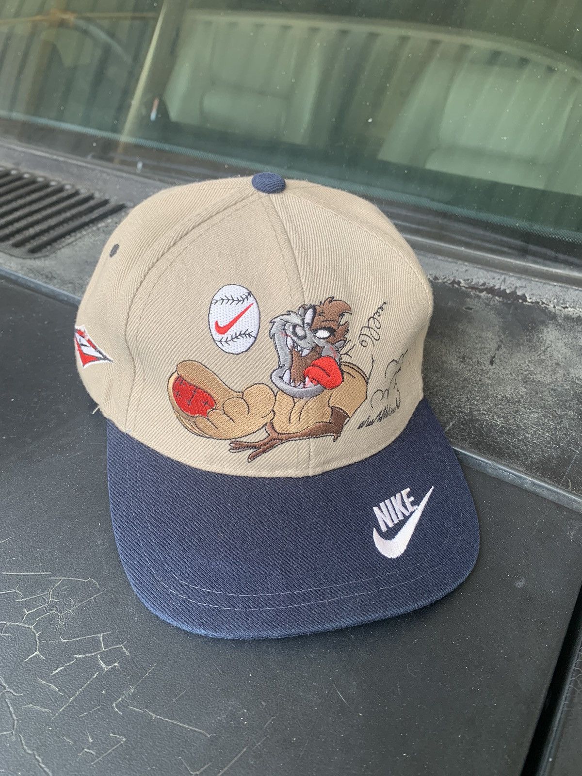 Cartoon Network × Nike × Vintage Vintage nike tazmania hat Size ONE SIZE - 1 Thumbnail
