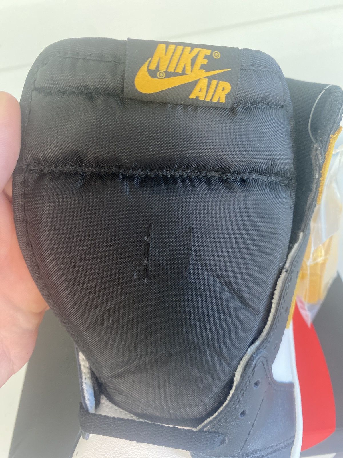 Jordan Brand Air Jordan 1 Retro High OG Yellow Ochre 2018 Size US 9 / EU 42 - 11 Thumbnail