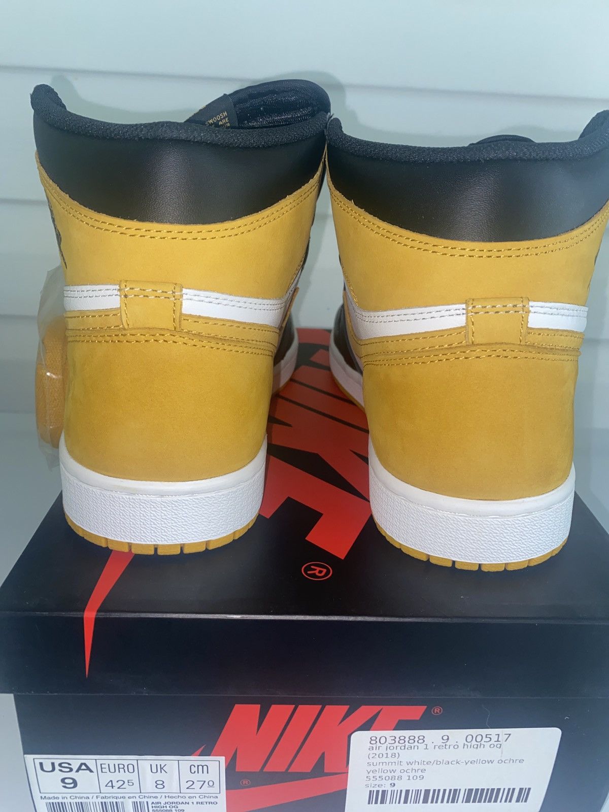 Jordan Brand Air Jordan 1 Retro High OG Yellow Ochre 2018 Size US 9 / EU 42 - 5 Thumbnail