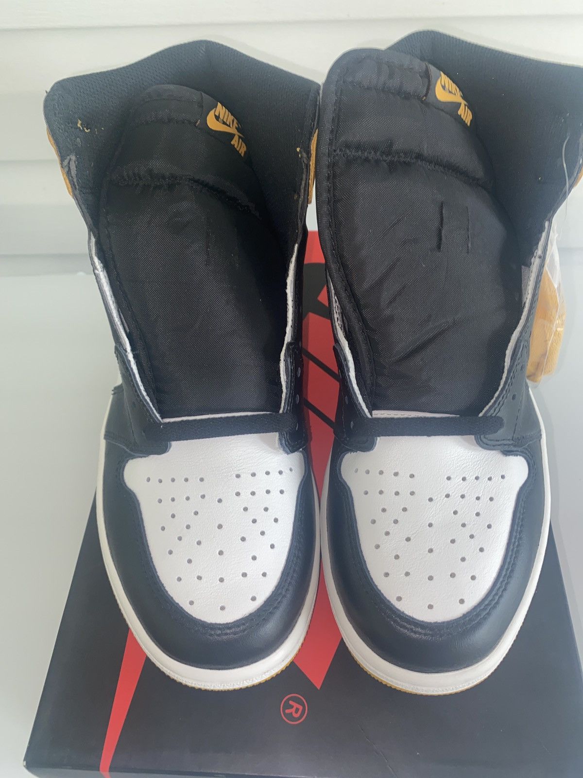 Jordan Brand Air Jordan 1 Retro High OG Yellow Ochre 2018 Size US 9 / EU 42 - 3 Thumbnail