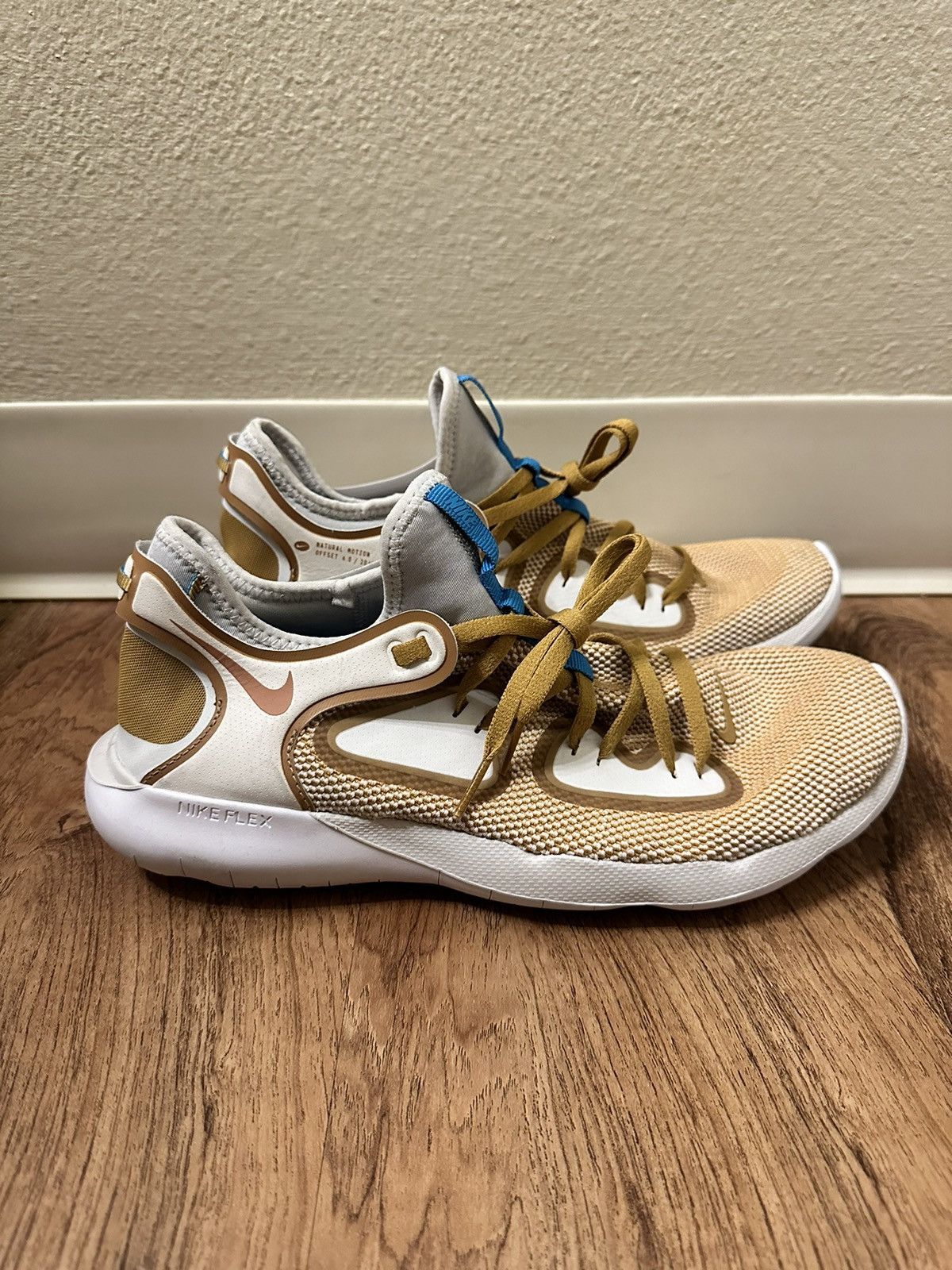 Nike Flex 2019 RN Platinum Tint Metallic Copper Sample