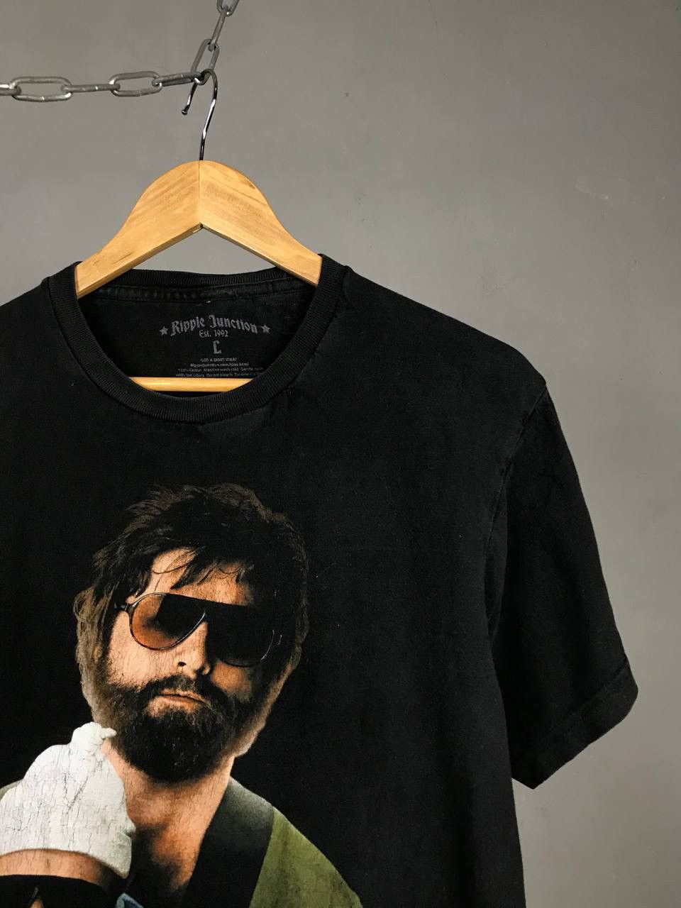 Vintage Who baby is this? 2010 Warner Bros vintage movie tee Size US M / EU 48-50 / 2 - 2 Thumbnail