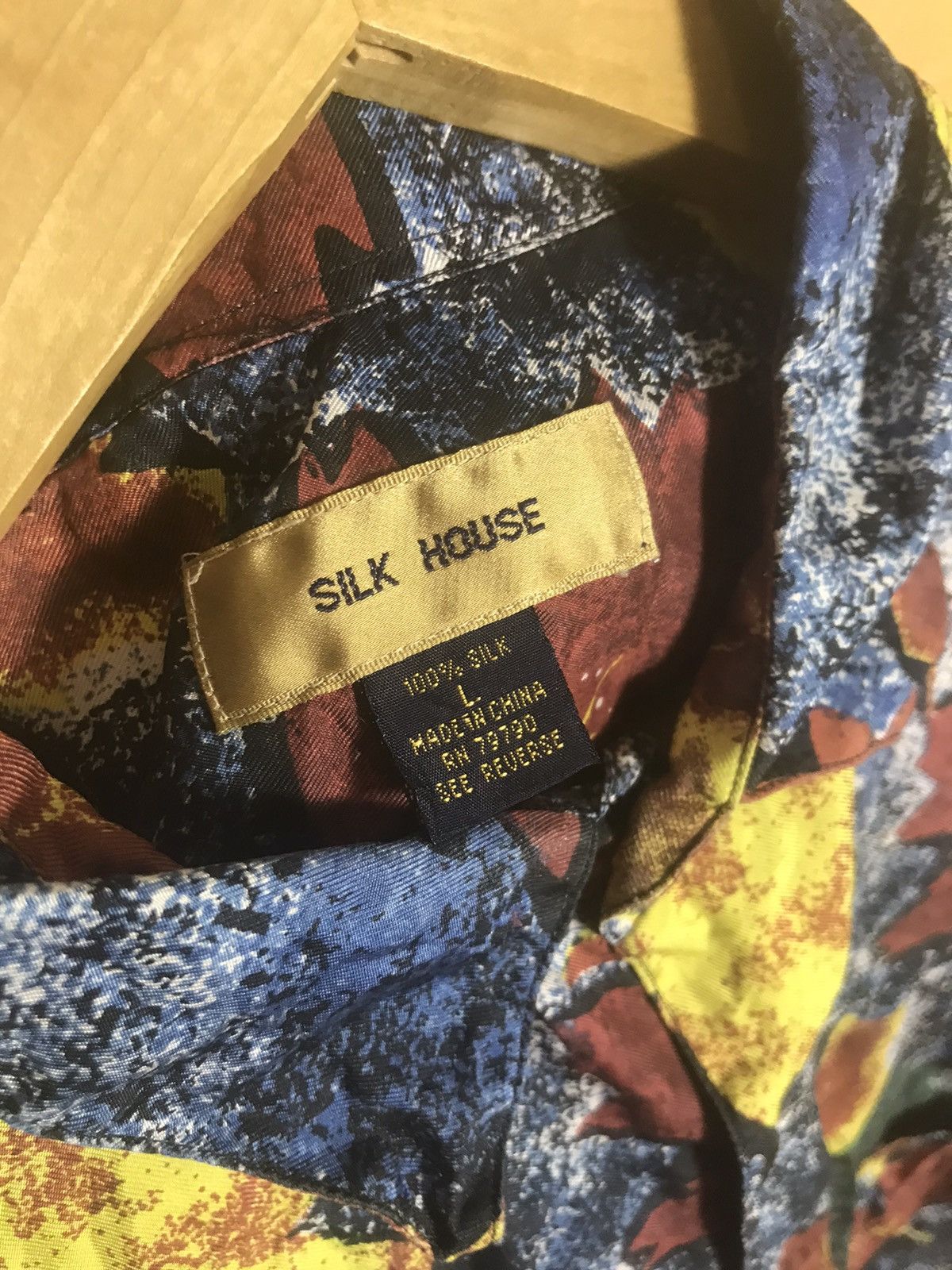 Vintage Vintage silk house graphics shirt Size US L / EU 52-54 / 3 - 5 Thumbnail