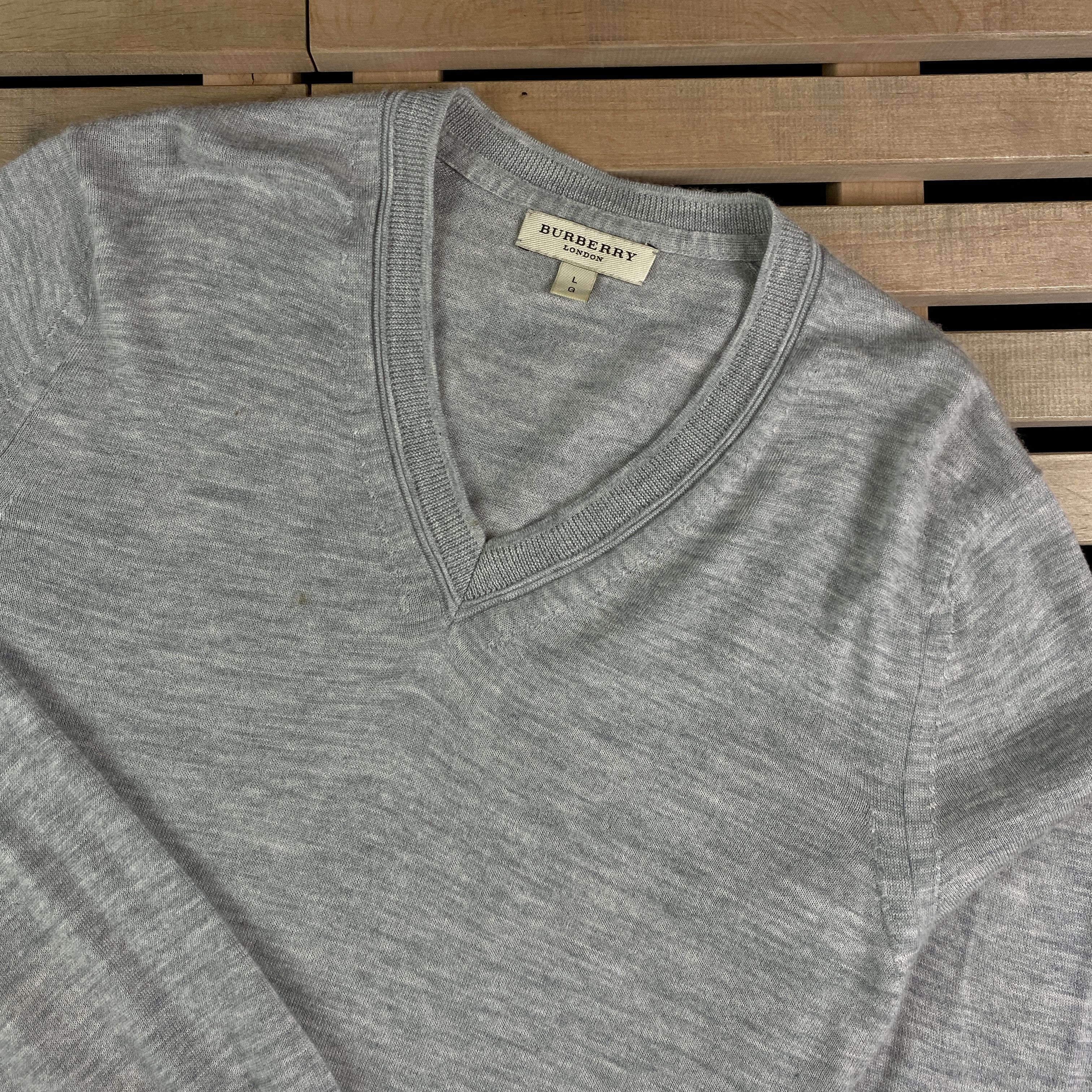 Burberry Mens Jumper V Neck Burberry Size L Size US L / EU 52-54 / 3 - 2 Thumbnail