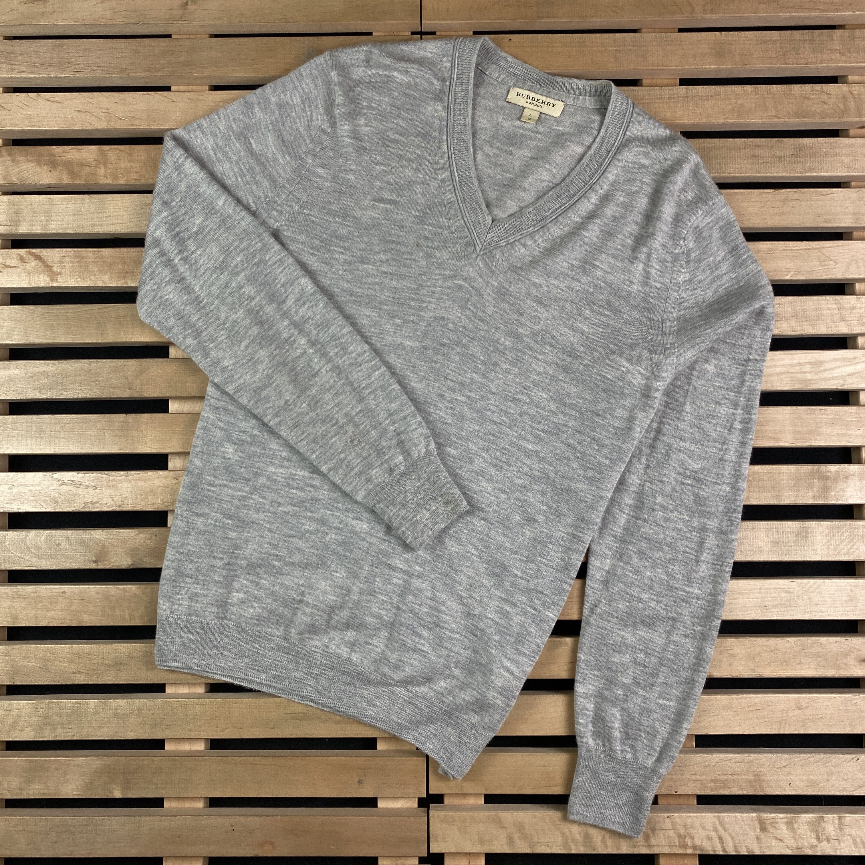 Burberry Mens Jumper V Neck Burberry Size L Size US L / EU 52-54 / 3 - 1 Thumbnail