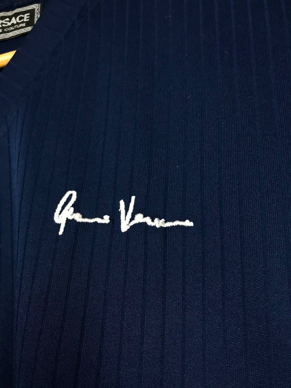 Versace Jeans Couture × Vintage Versace Jeans Couture vintage luxury v neck navy blue tee Size US L / EU 52-54 / 3 - 3 Thumbnail