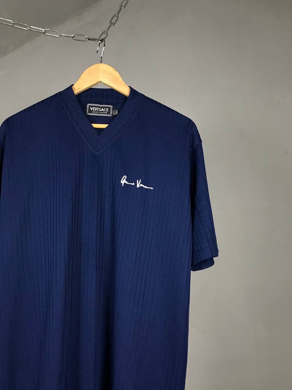 Versace Jeans Couture × Vintage Versace Jeans Couture vintage luxury v neck navy blue tee Size US L / EU 52-54 / 3 - 2 Thumbnail