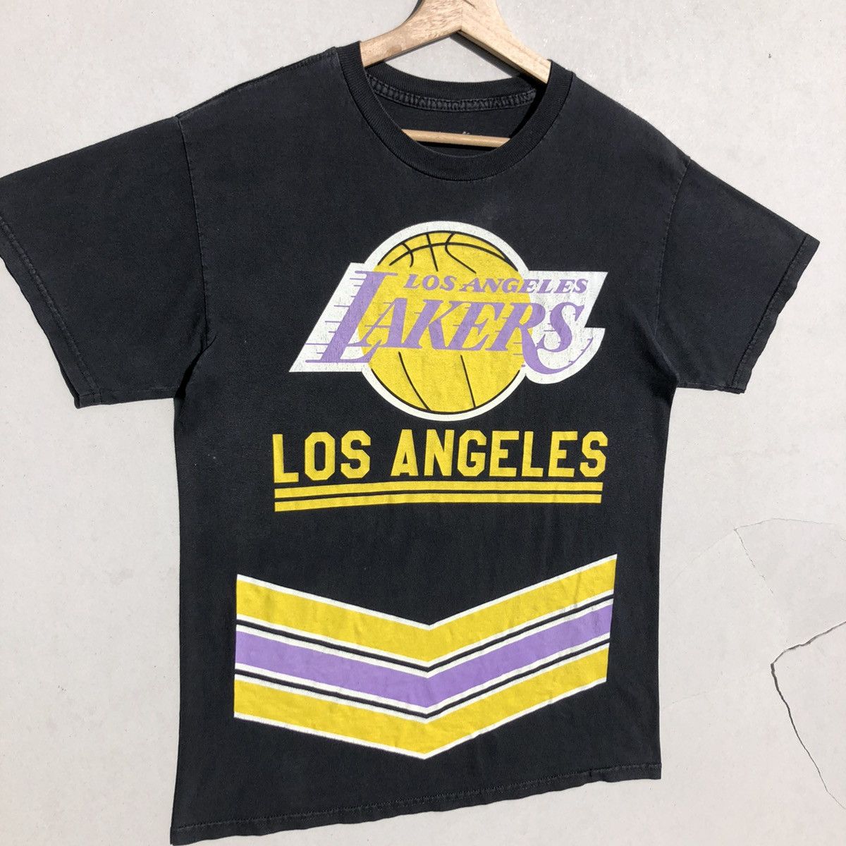 NBA 🔥Accept Binding Offer🔥 Los Angeles Lakers Size US M / EU 48-50 / 2 - 2 Thumbnail