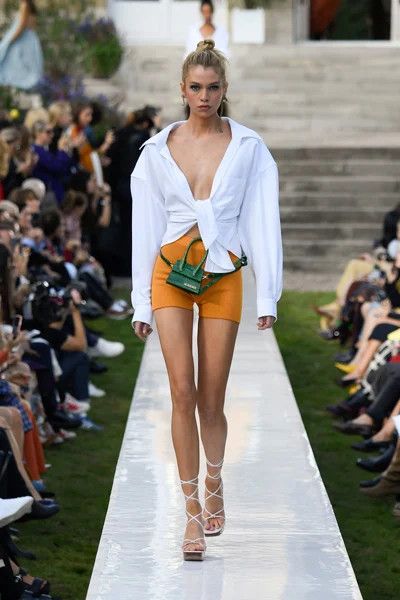 image of Jacquemus Knotted Short in White, Women's (Size Medium)