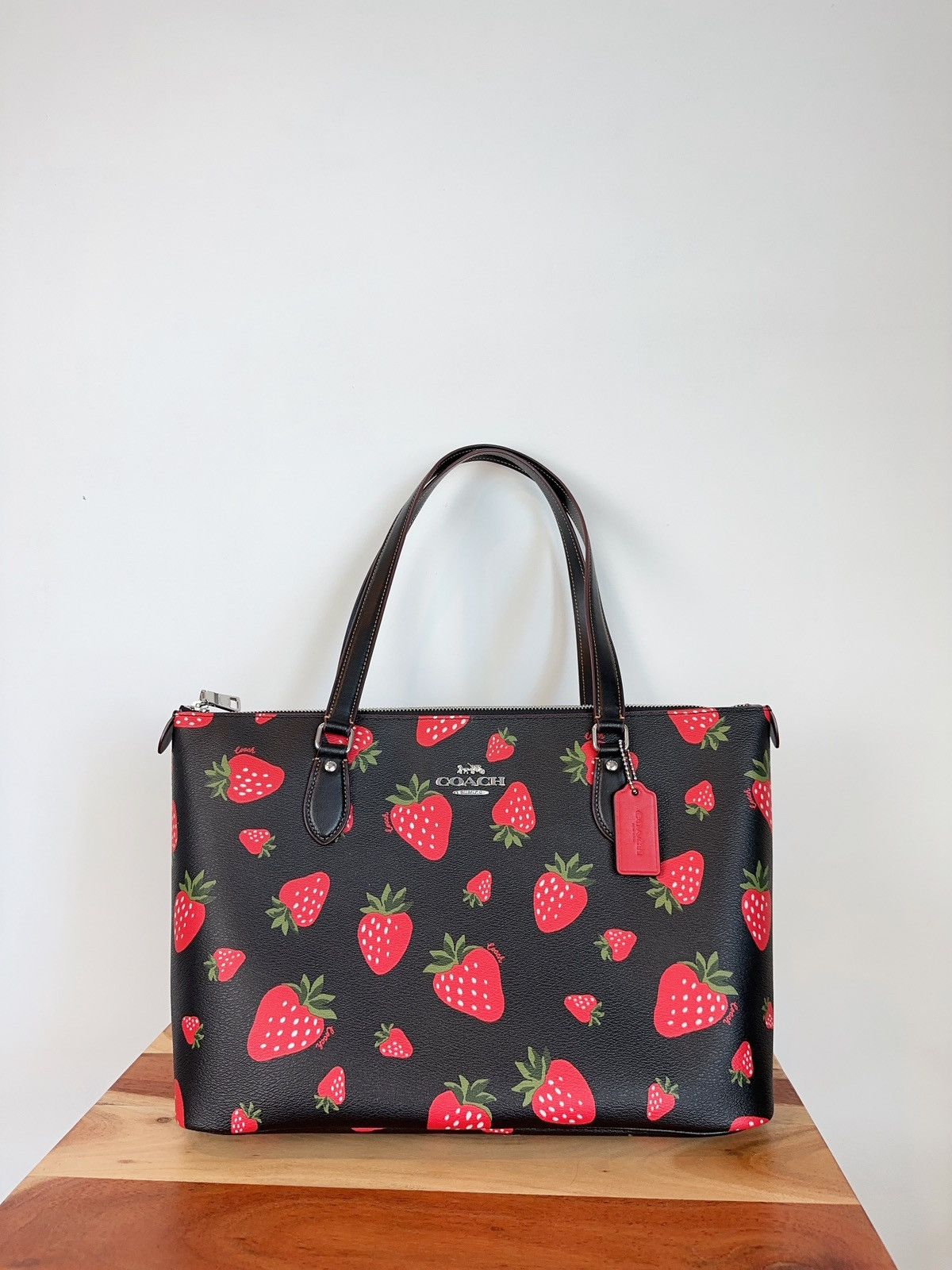 Coach Gallery Tote In Signature Canvas With Strawberry Print buy CB595