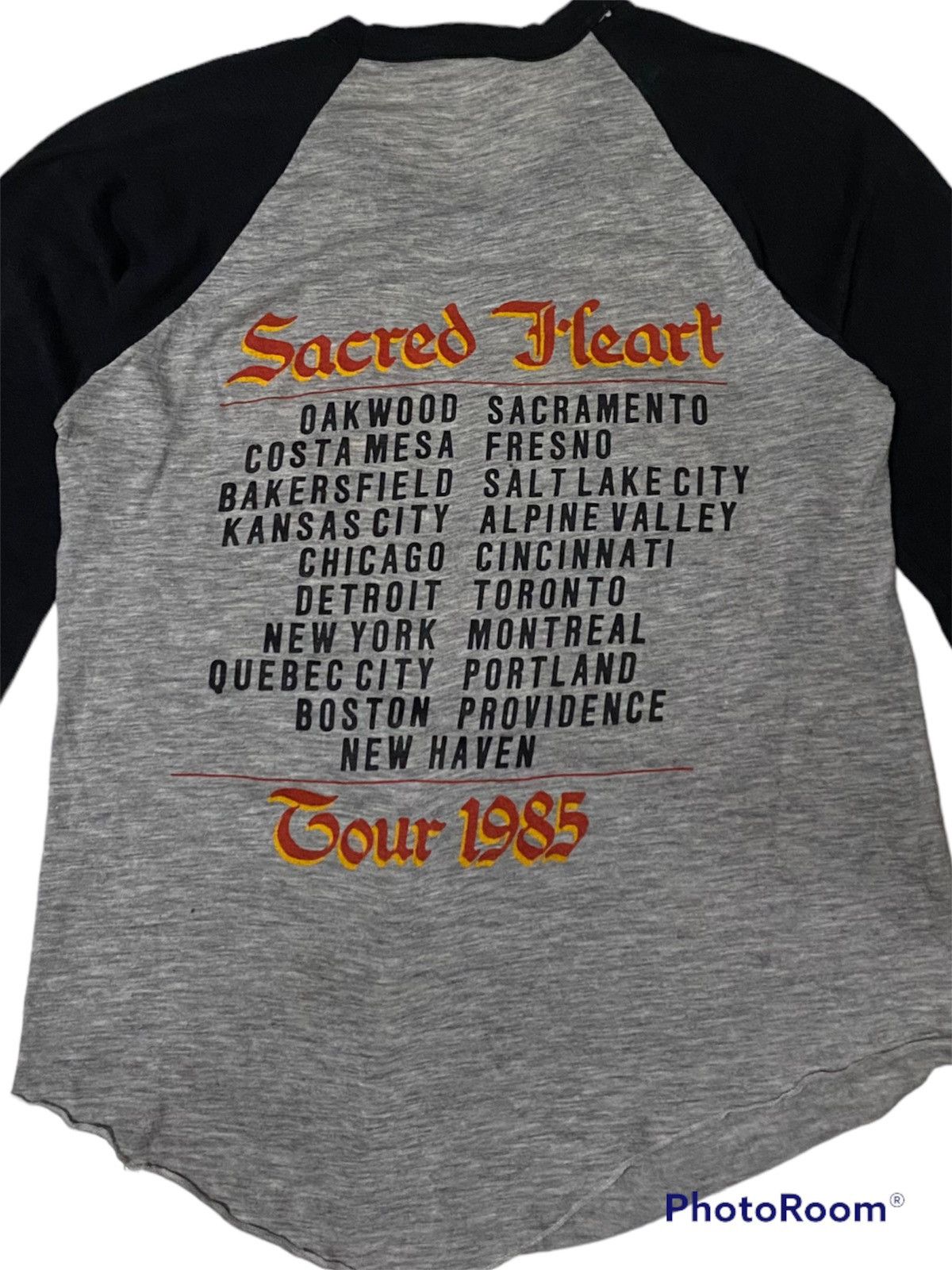 Band Tees VINTAGE 1985 DIO SECRED HEART TOUR Size US M / EU 48-50 / 2 - 5 Thumbnail