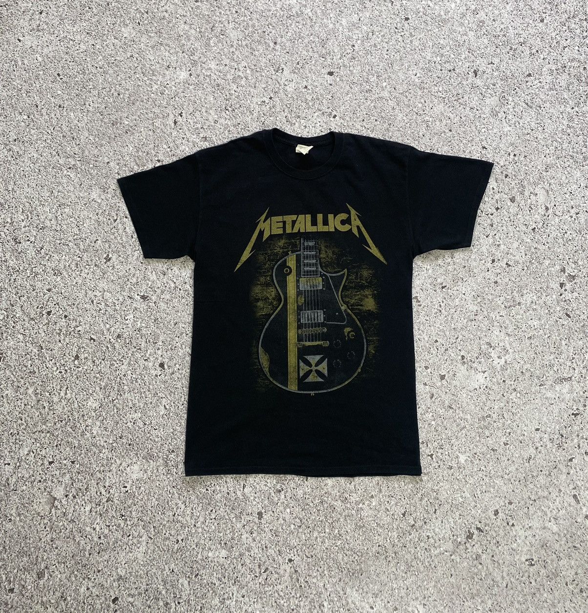 Band Tees × Metallica × Vintage Vintage 2013 Metallica Deatg Magnetic Rock Band Tour T-shirt Size US L / EU 52-54 / 3 - 1 Thumbnail