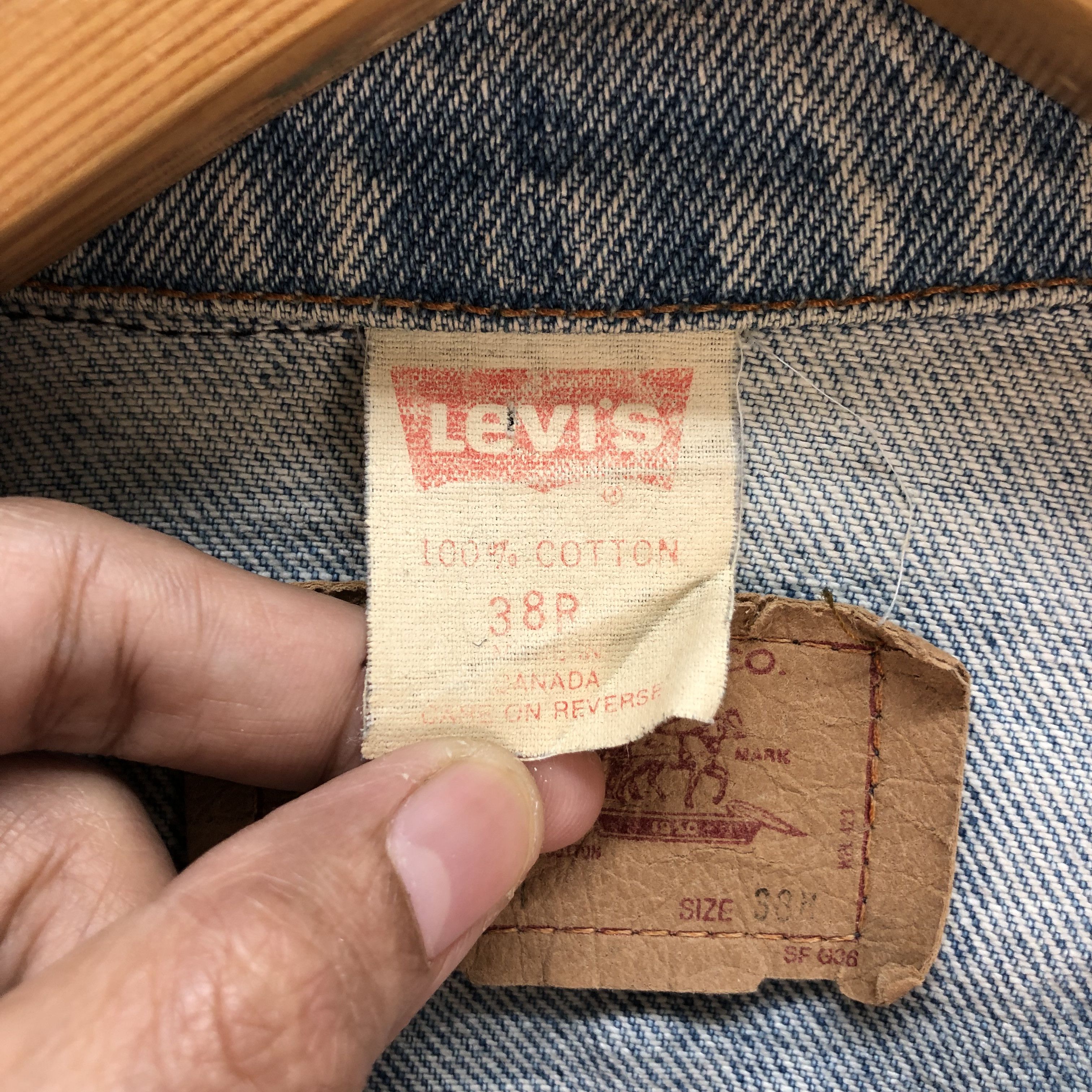 Levi's VINTAGE LEVIS 70506 DENIM JACKET MADE IN CANADA #6572-74 Size US S / EU 44-46 / 1 - 14 Thumbnail