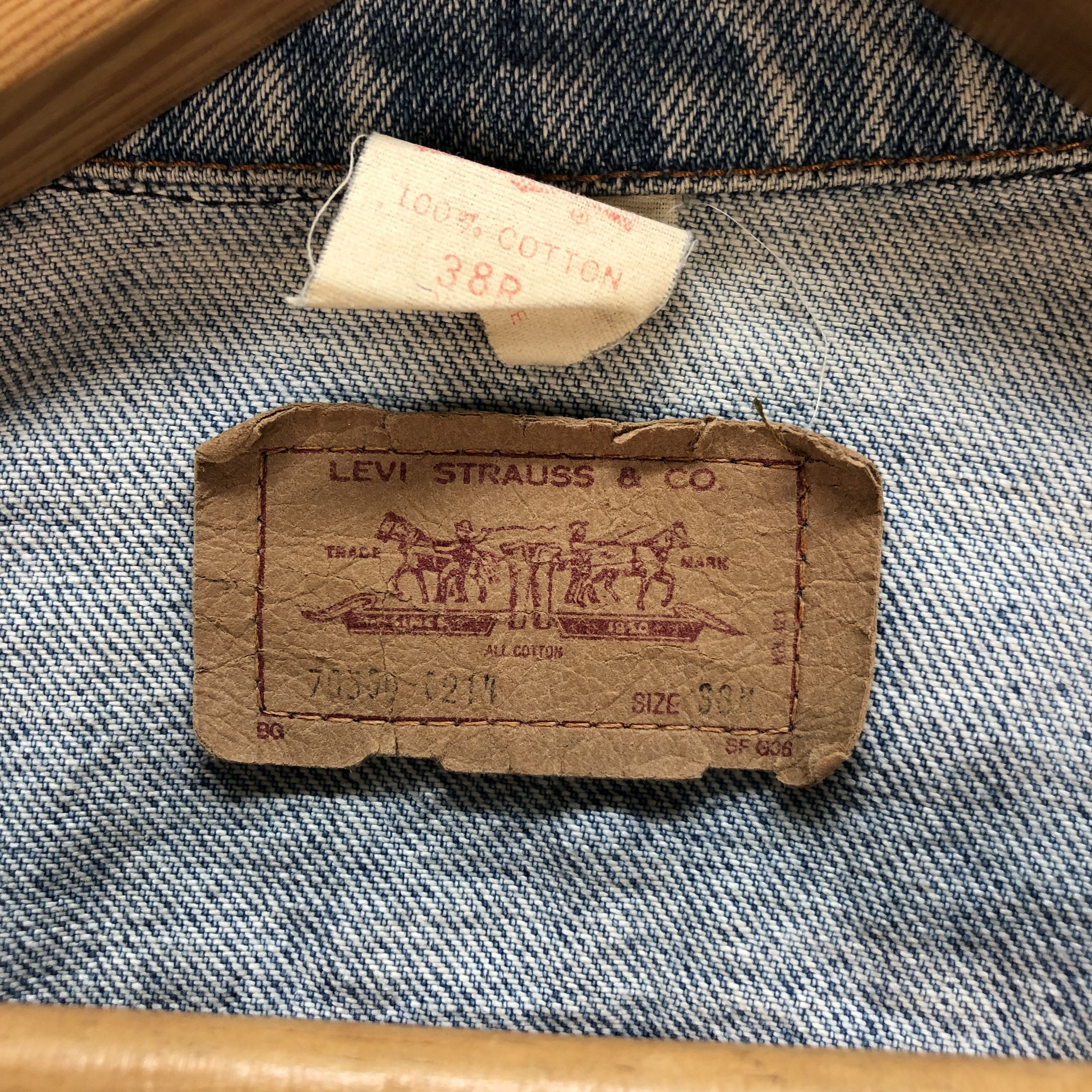Levi's VINTAGE LEVIS 70506 DENIM JACKET MADE IN CANADA #6572-74 Size US S / EU 44-46 / 1 - 13 Thumbnail