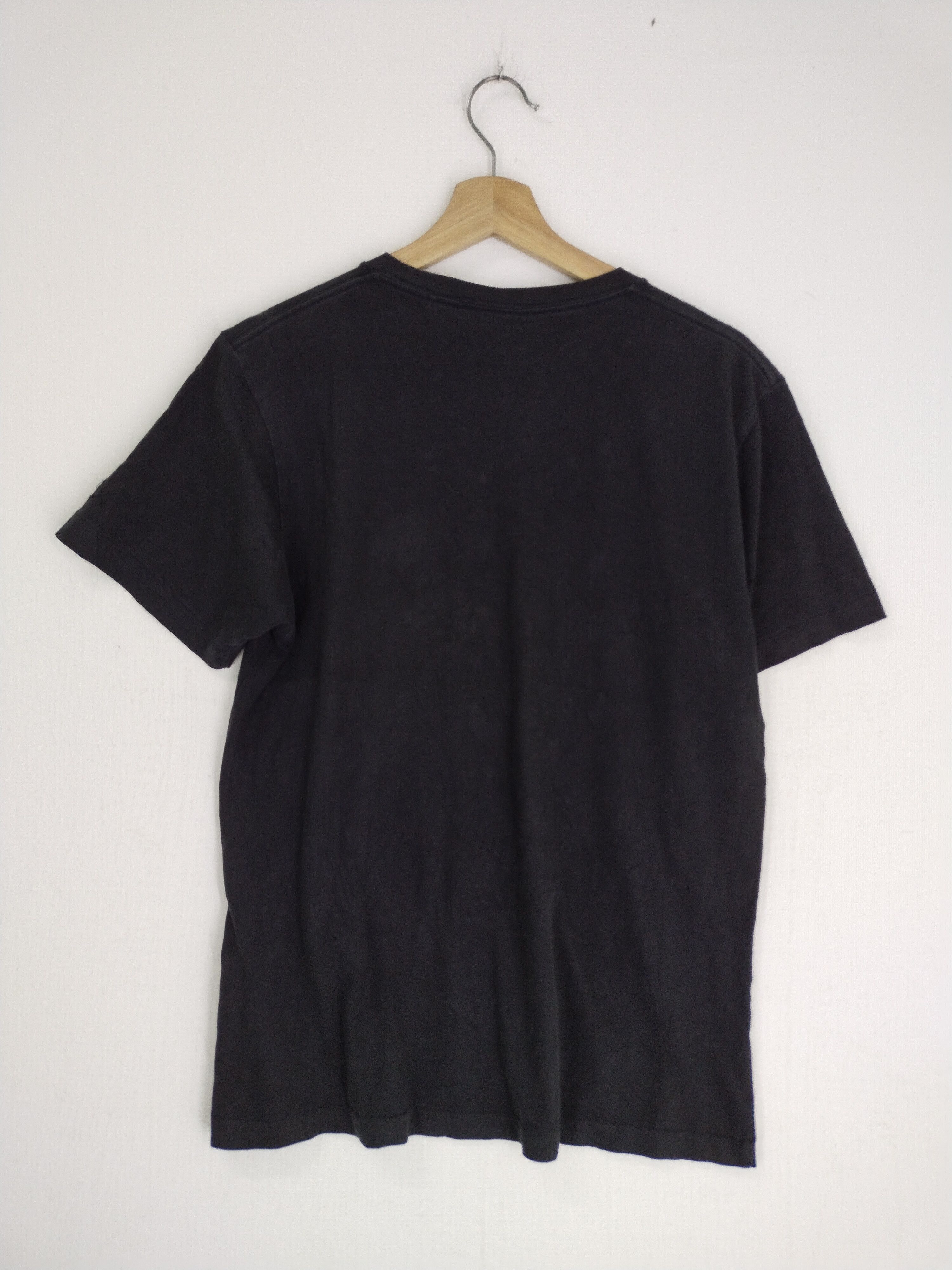 Kaws × Uniqlo UNIQLO X KAWS BIG PRINT SHIRT TEE Size US S / EU 44-46 / 1 - 4 Thumbnail