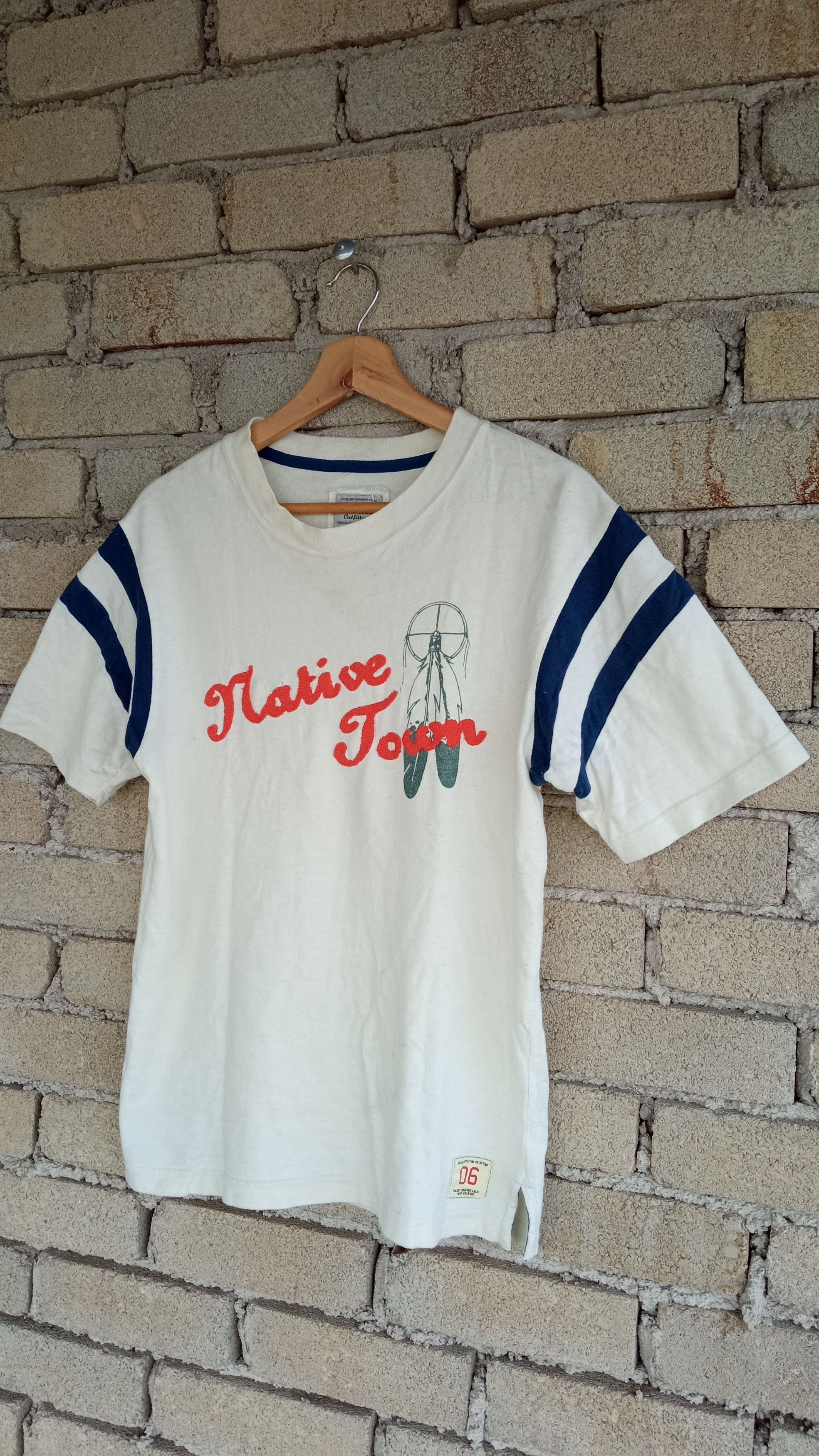BARNS OUTFITTERS × Japanese Brand × Vintage 🔥🔥Barns Outfitters Native Town T-Shirt Size US S / EU 44-46 / 1 - 3 Thumbnail