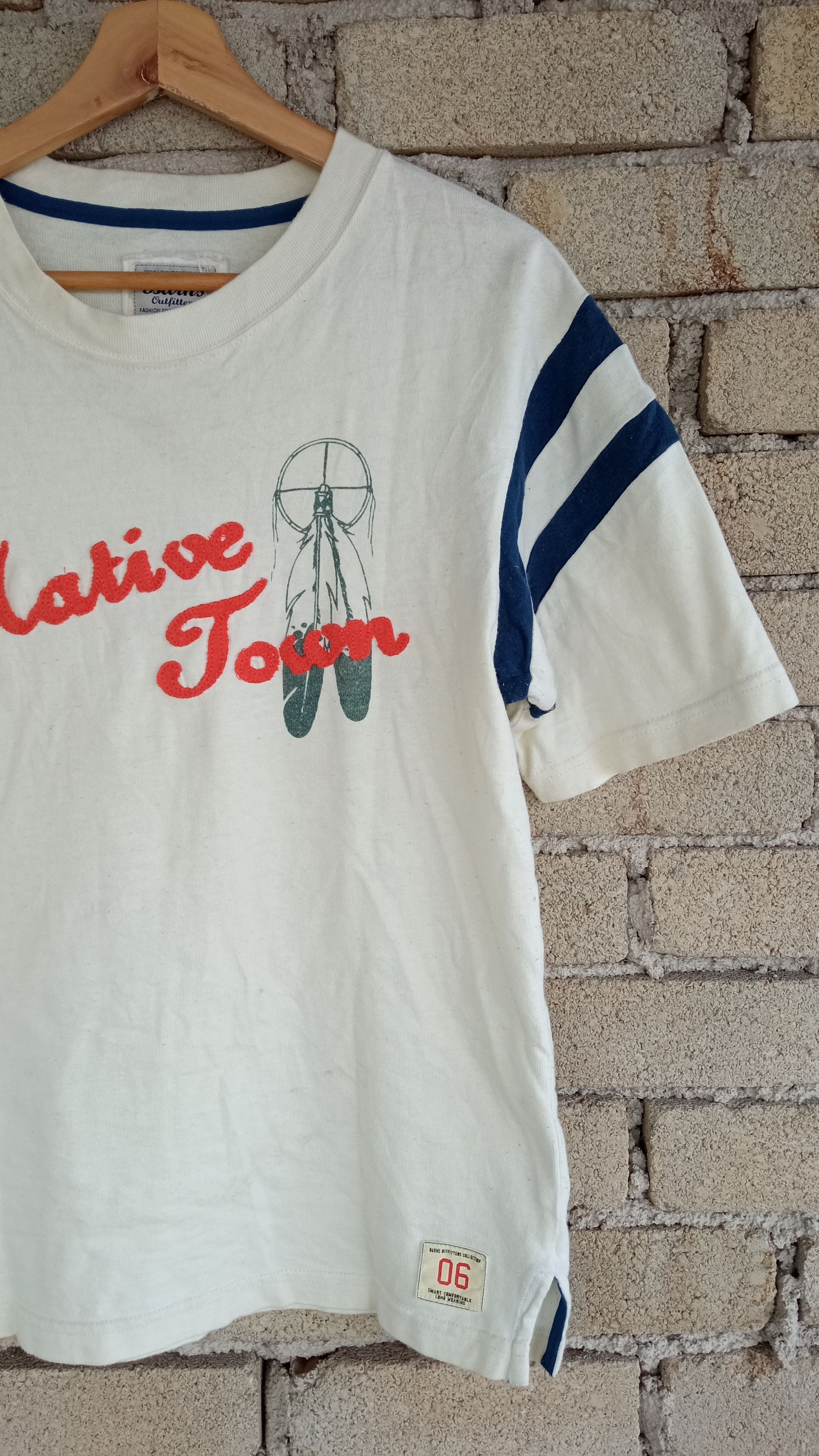 BARNS OUTFITTERS × Japanese Brand × Vintage 🔥🔥Barns Outfitters Native Town T-Shirt Size US S / EU 44-46 / 1 - 4 Thumbnail