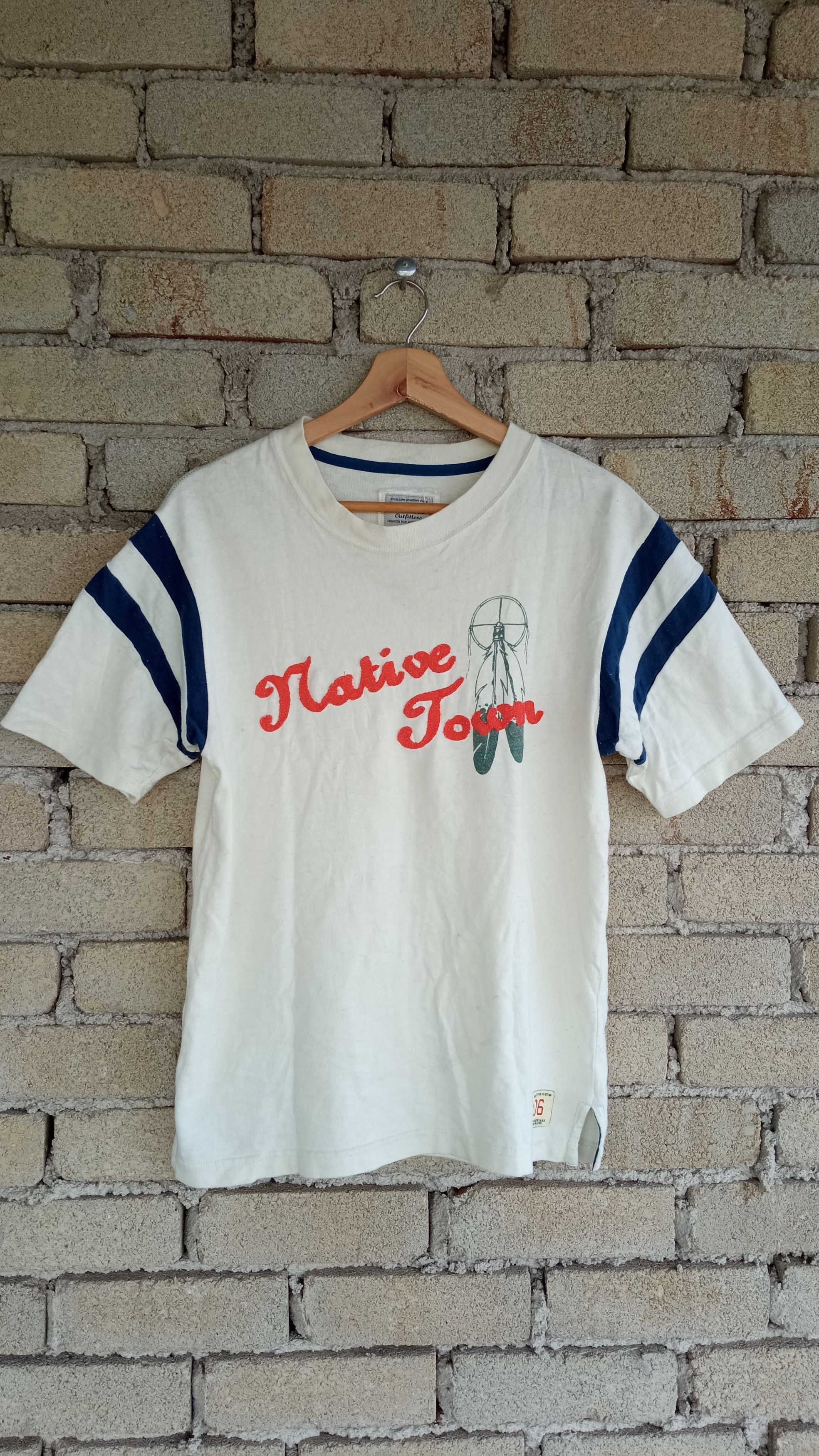 BARNS OUTFITTERS × Japanese Brand × Vintage 🔥🔥Barns Outfitters Native Town T-Shirt Size US S / EU 44-46 / 1 - 1 Thumbnail