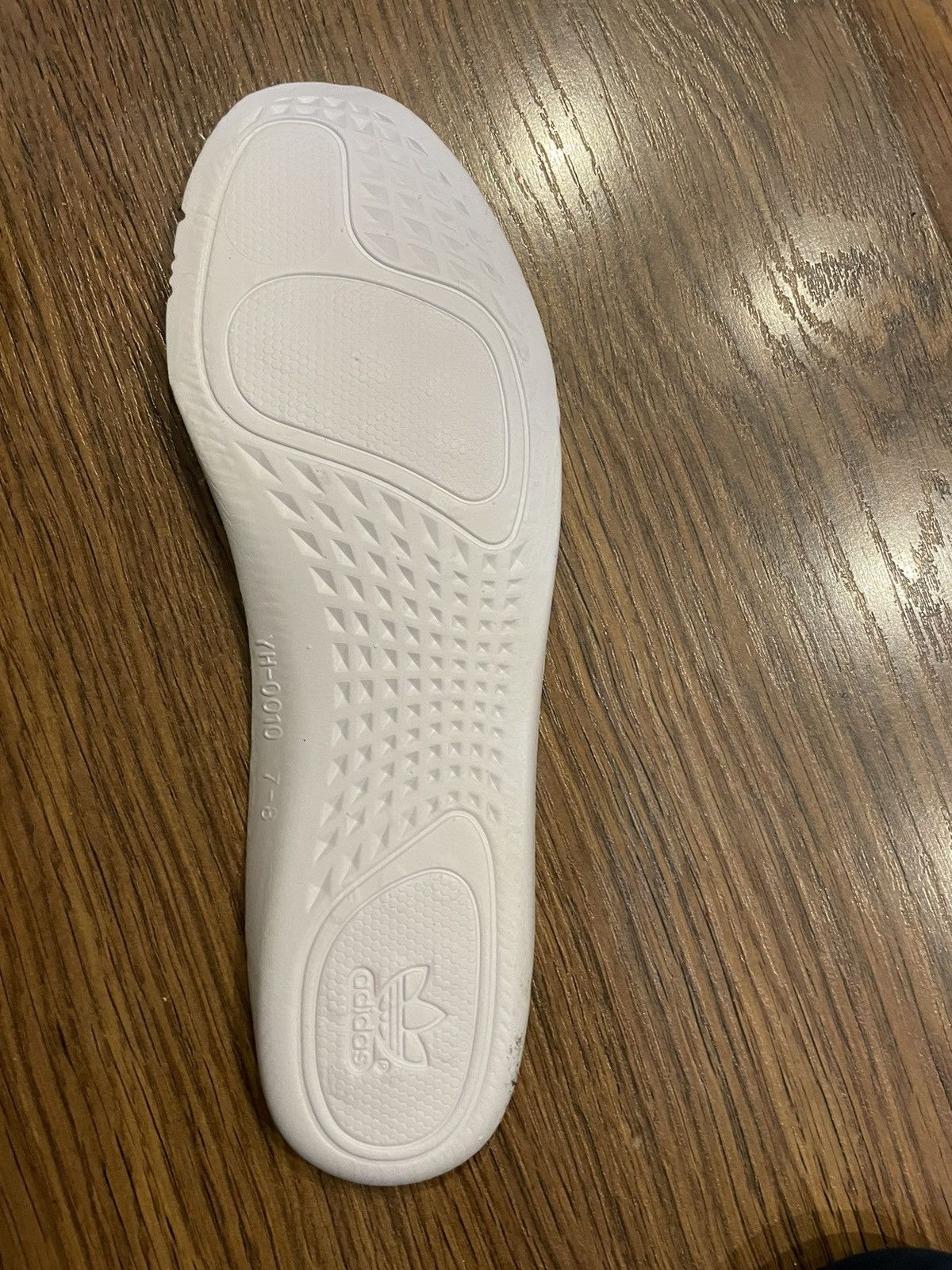 Adidas × Kanye West Adidas Yeezy Zebra 350 v2 Boost Size US 8 / EU 41 - 10 Thumbnail