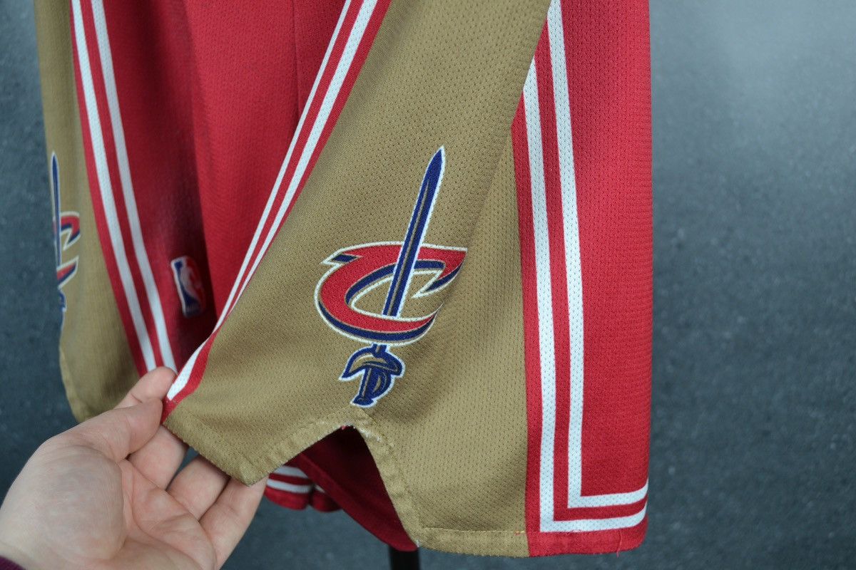 Champion Cleveland Cavaliers Vintage Basketball Shorts Champion XXL Size US 40 / EU 56 - 8 Thumbnail