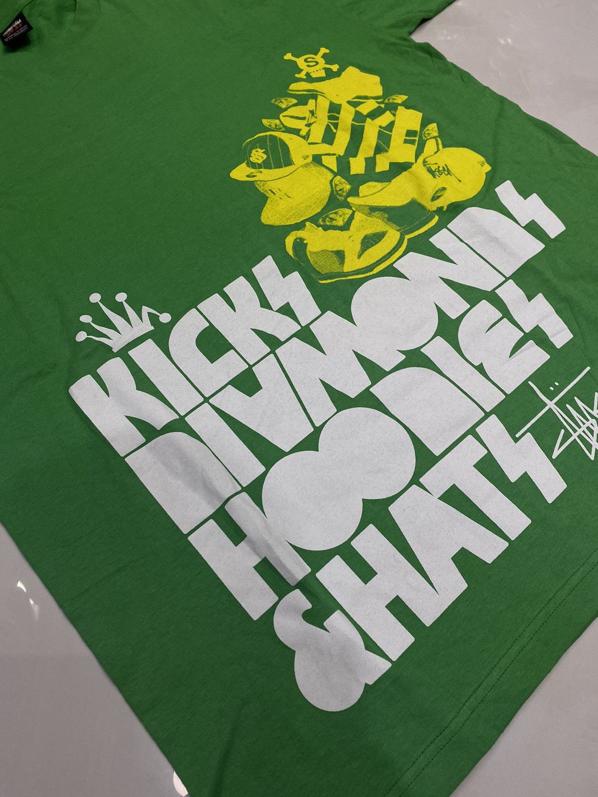STUSSY Y2k 00’s VINTAGE TEE.