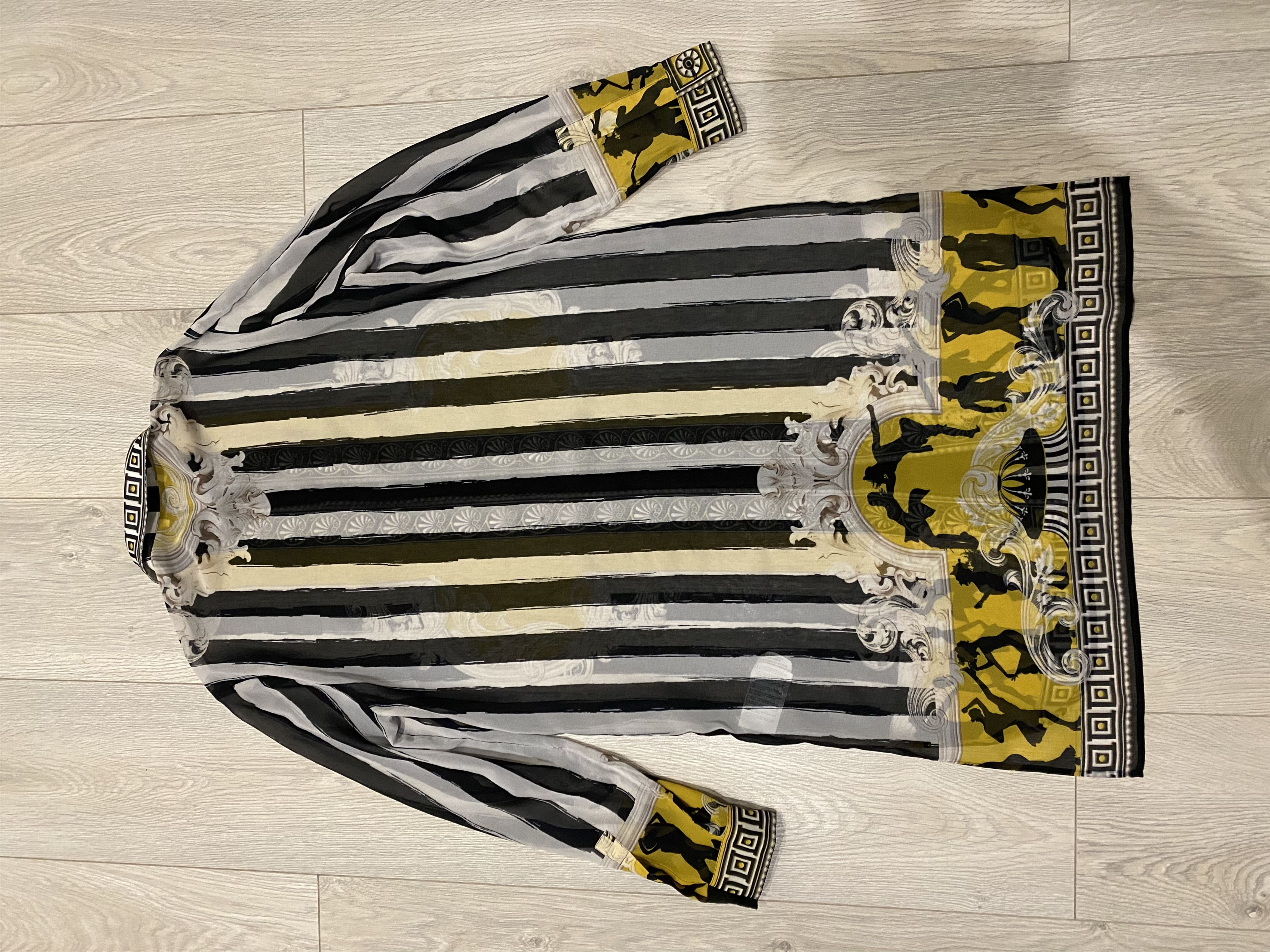 Versace Versace Long Button Ups Dancing Shirt Size 38 Size XS / US 0-2 / IT 36-38 - 2 Thumbnail