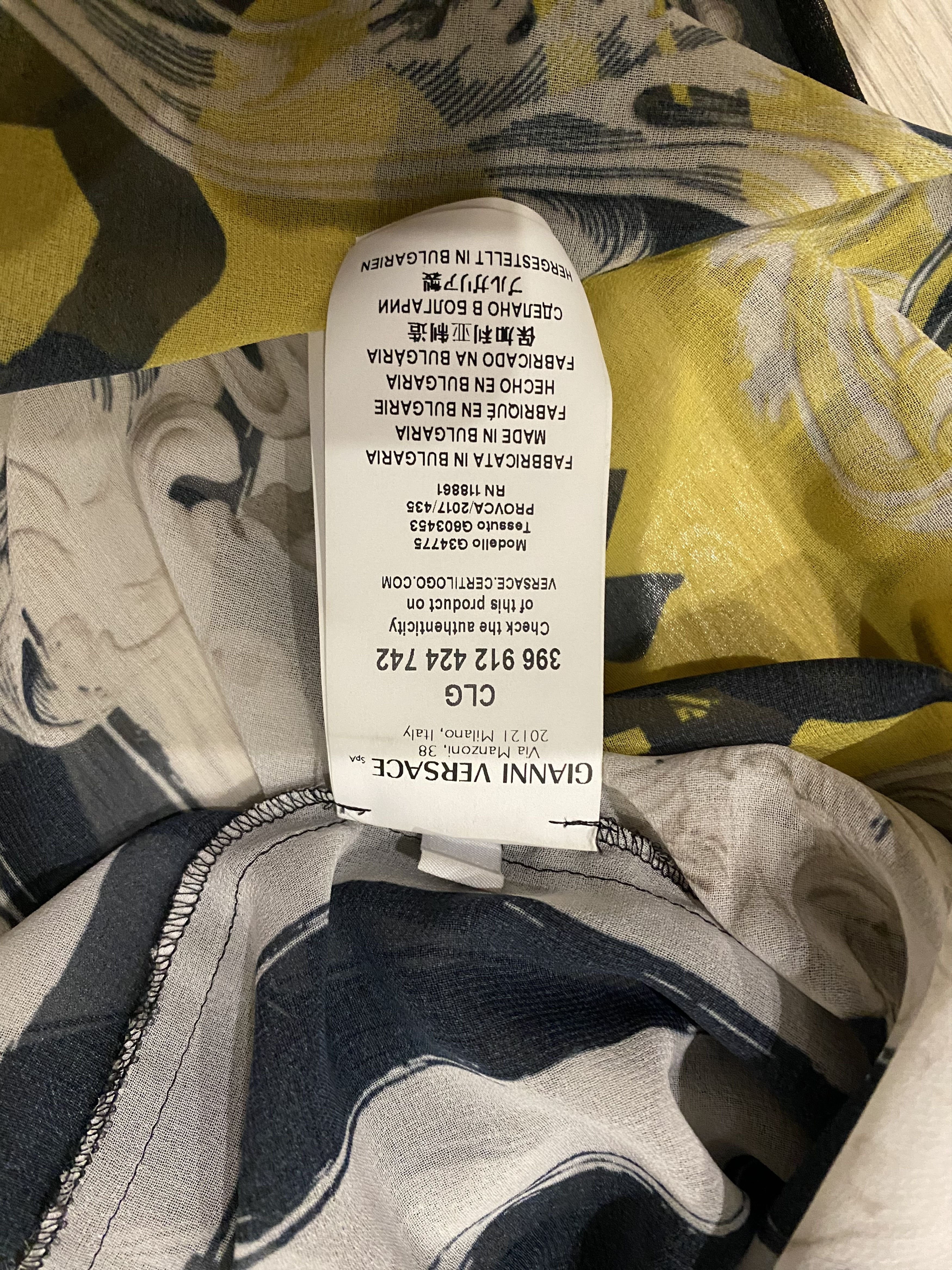 Versace Versace Long Button Ups Dancing Shirt Size 38 Size XS / US 0-2 / IT 36-38 - 8 Thumbnail
