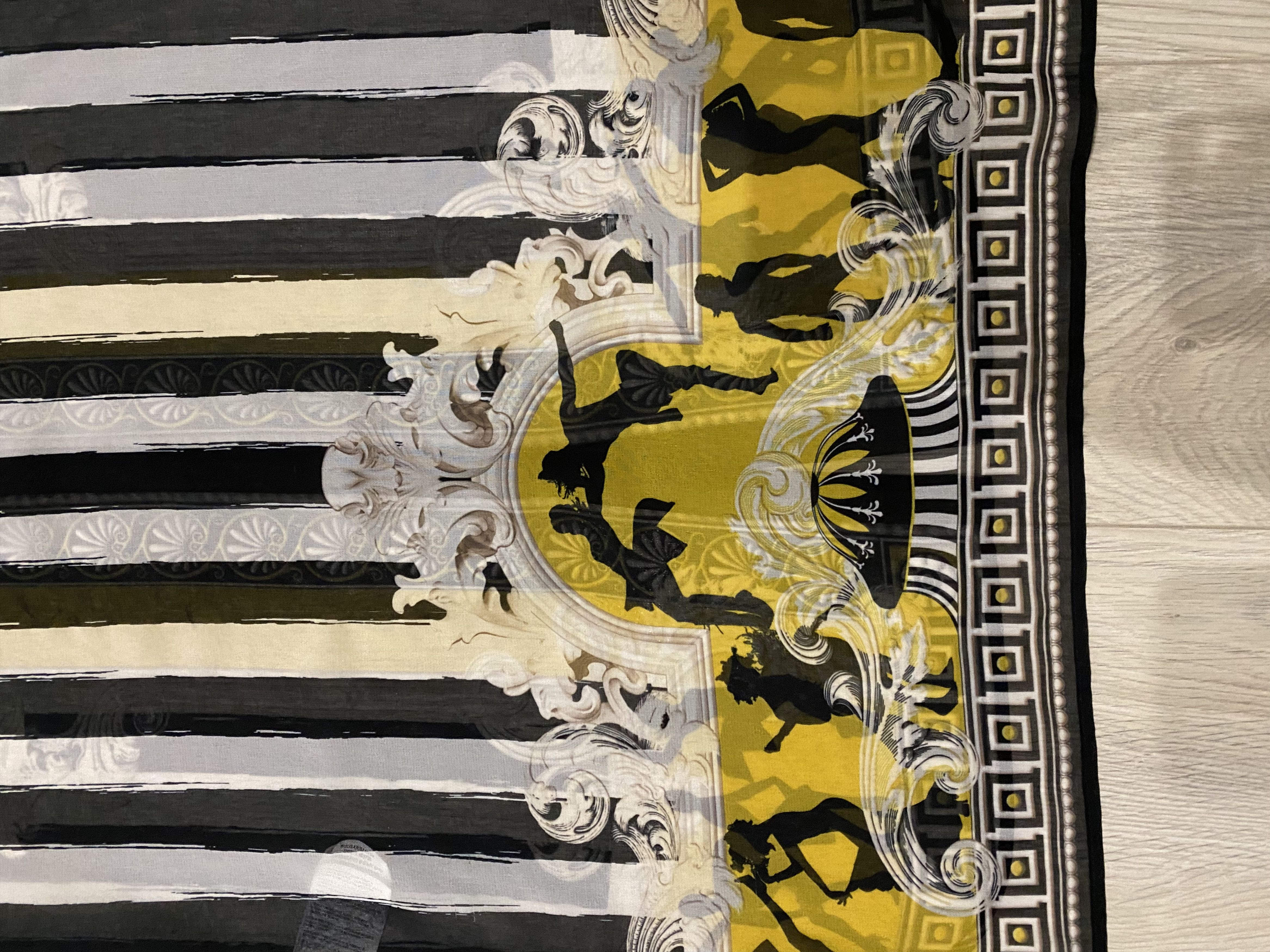 Versace Versace Long Button Ups Dancing Shirt Size 38 Size XS / US 0-2 / IT 36-38 - 4 Thumbnail