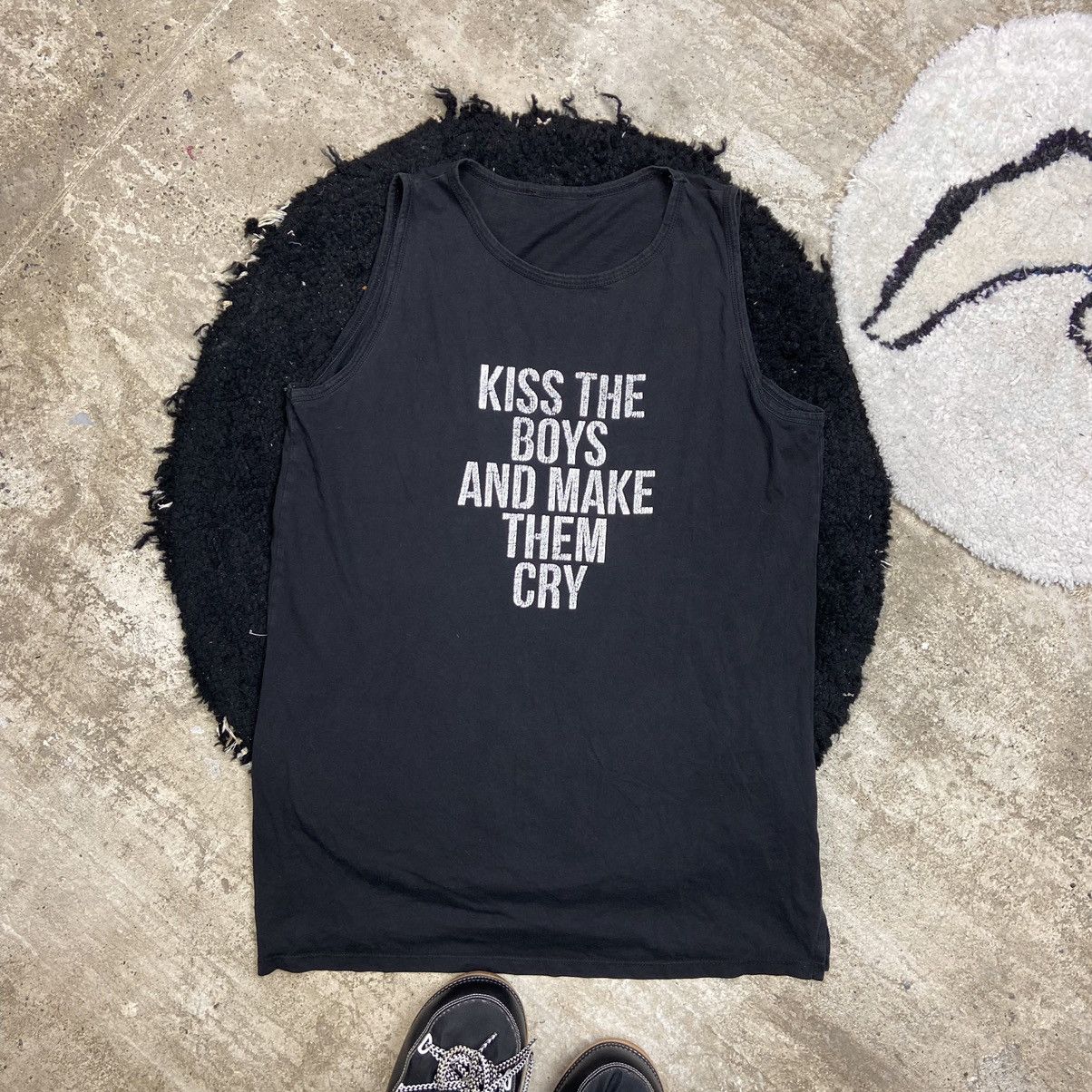 Vintage “KISS THE BOYS AND MAKE THEM CRY” Y2K VINTAGE TANK TOP - 870 Size US M / EU 48-50 / 2 - 1 Thumbnail