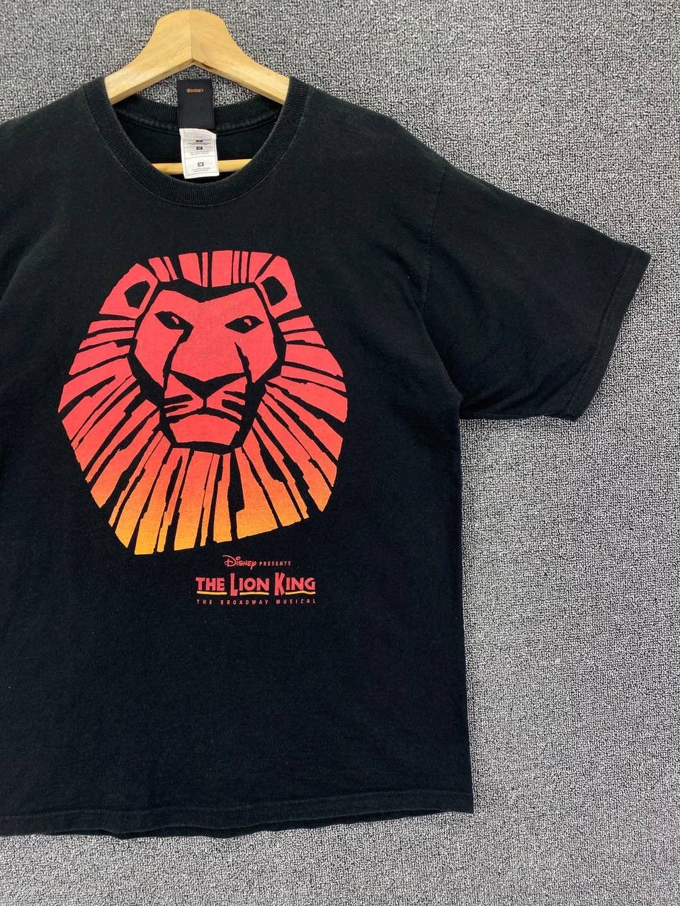 Disney Vintage The Lion King The Broadway Musical Disney T Shirts Size US M / EU 48-50 / 2 - 4 Thumbnail