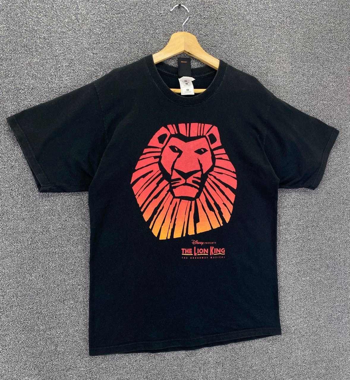 Disney Vintage The Lion King The Broadway Musical Disney T Shirts Size US M / EU 48-50 / 2 - 2 Thumbnail