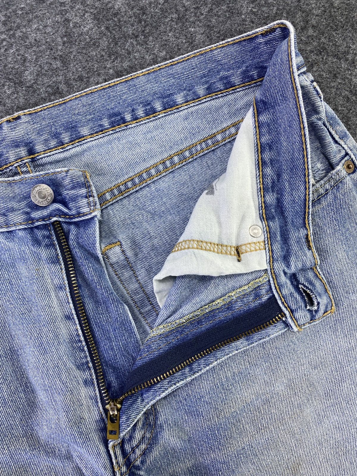 Levi's Vintage Levi's 550 Jeans Blue Wash- J720 Size US 36 / EU 52 - 3 Thumbnail