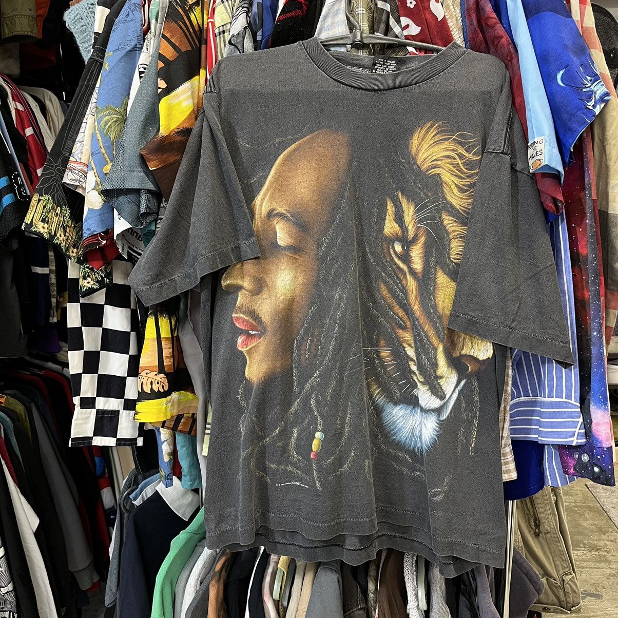 Band Tees × Bob Marley × Vintage 1998 BOB MARLEY LION RARE SINGLE STITCH SUNFADED TEE - № 134 Size US XL / EU 56 / 4 - 1 Thumbnail