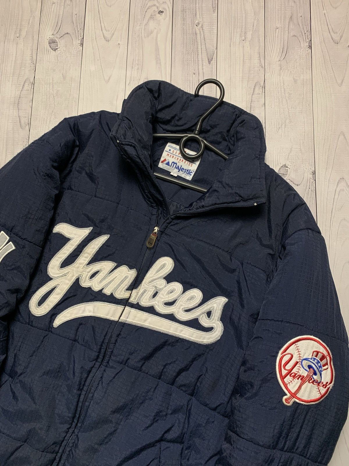 MLB × New York Yankees × Vintage Vintage New York Yankees Majestic jacket size L rare logo Size US L / EU 52-54 / 3 - 5 Thumbnail