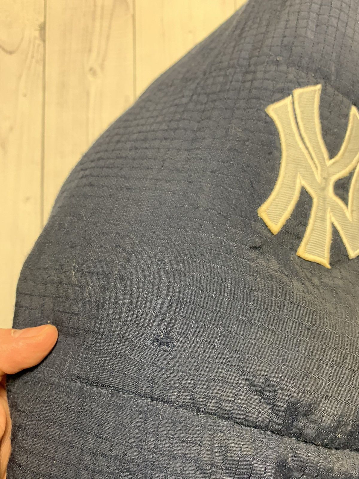 MLB × New York Yankees × Vintage Vintage New York Yankees Majestic jacket size L rare logo Size US L / EU 52-54 / 3 - 4 Thumbnail