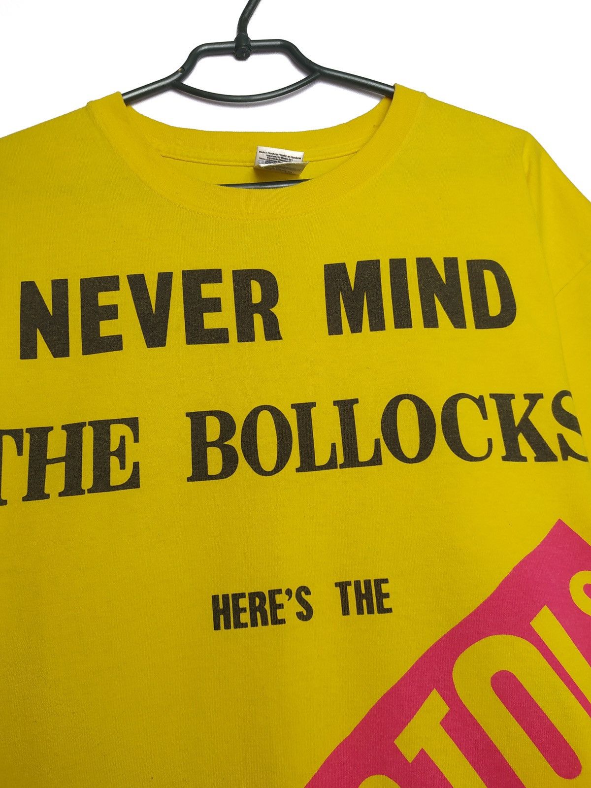 Band Tees Vintage Sex Pistols Nevermind The Bollocks T-shirt Size US L / EU 52-54 / 3 - 4 Thumbnail