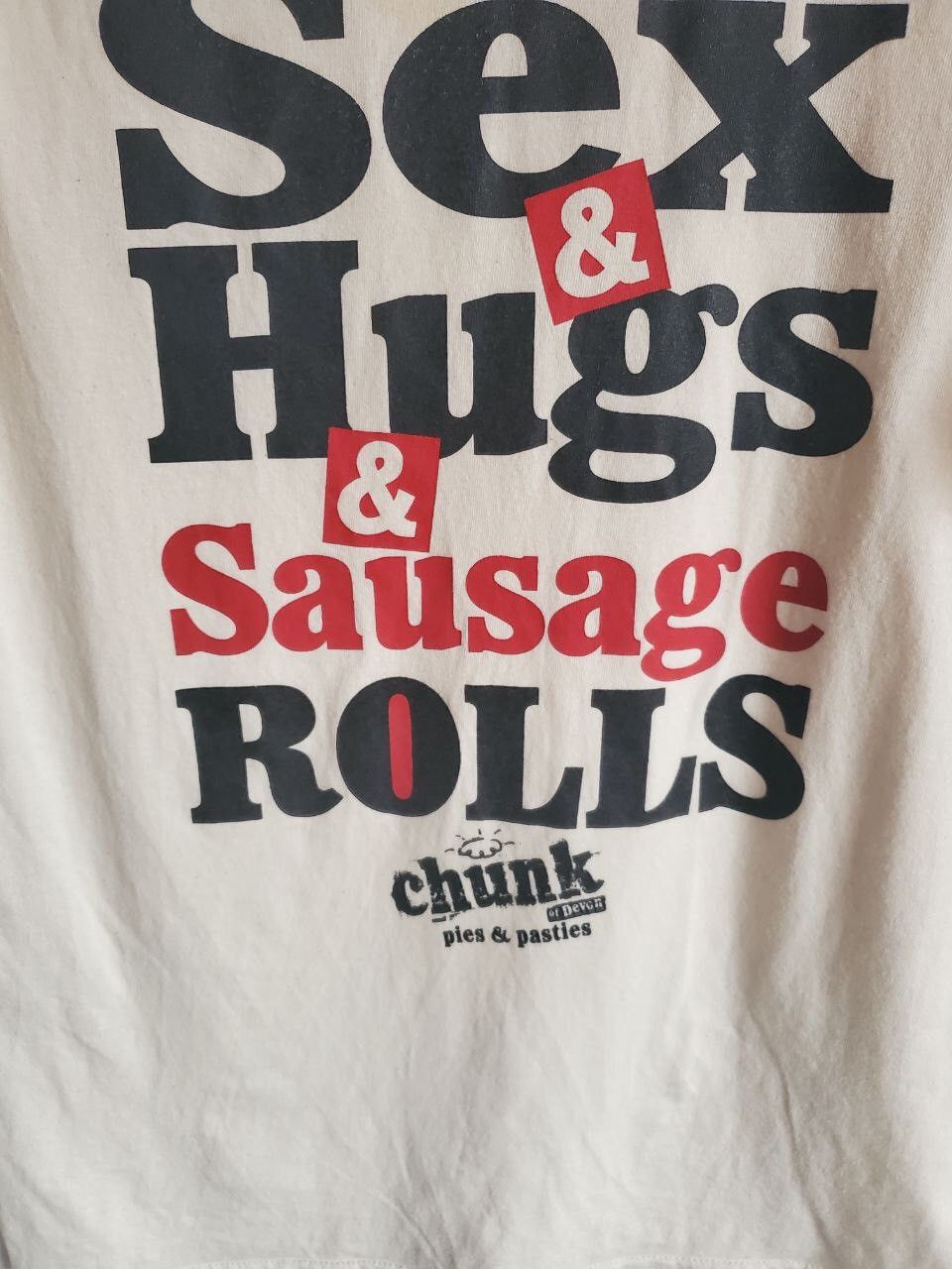 Gildan Vintage Gildan Sex&Hugs&Sausage Rolls Rare T-Shirt Size M Size US M / EU 48-50 / 2 - 3 Thumbnail