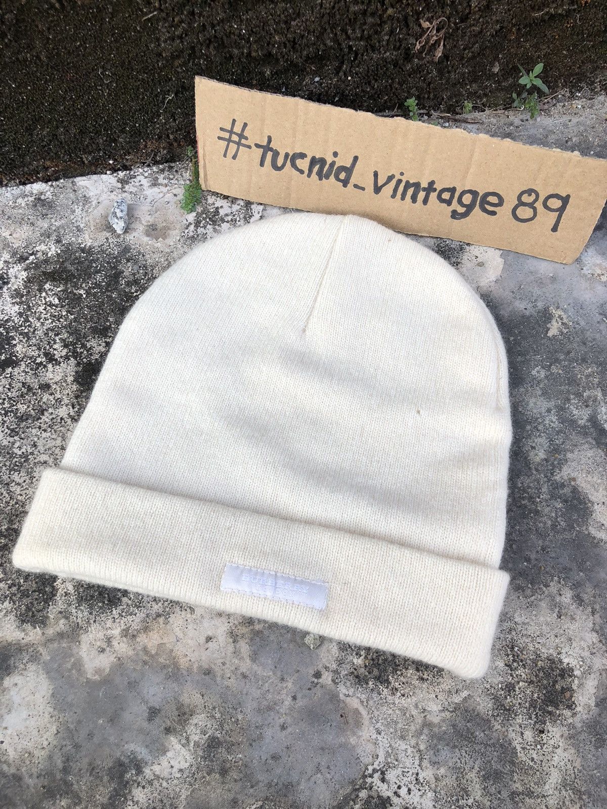 Burberrys Vintage Lambswool Beanie w/box Burberry × Vintage Vintage Burberrys Beanie Lambswool | Grailed main image 2