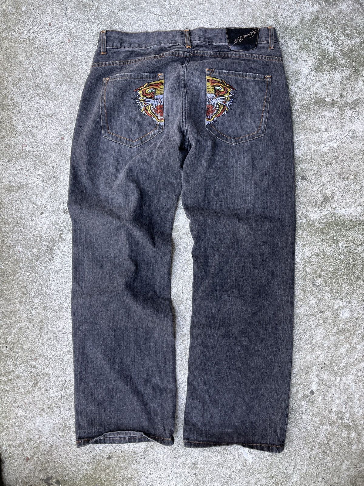 VINTAGE ED HARDY FADED TIGER EMBROIDERED BAGGY BLACK JEANS