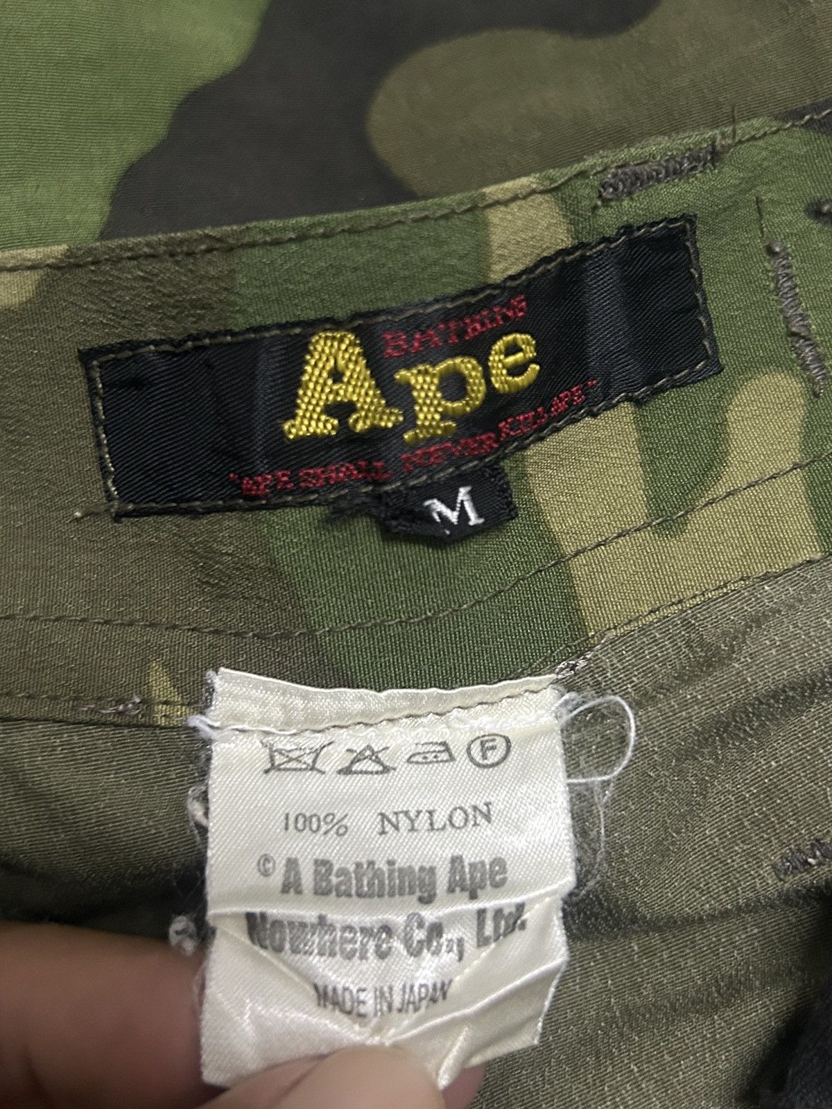Bape OG Vintage 90s A Bathing Ape Woodland Camo Cargo Pants Size US 30 / EU 46 - 14 Thumbnail