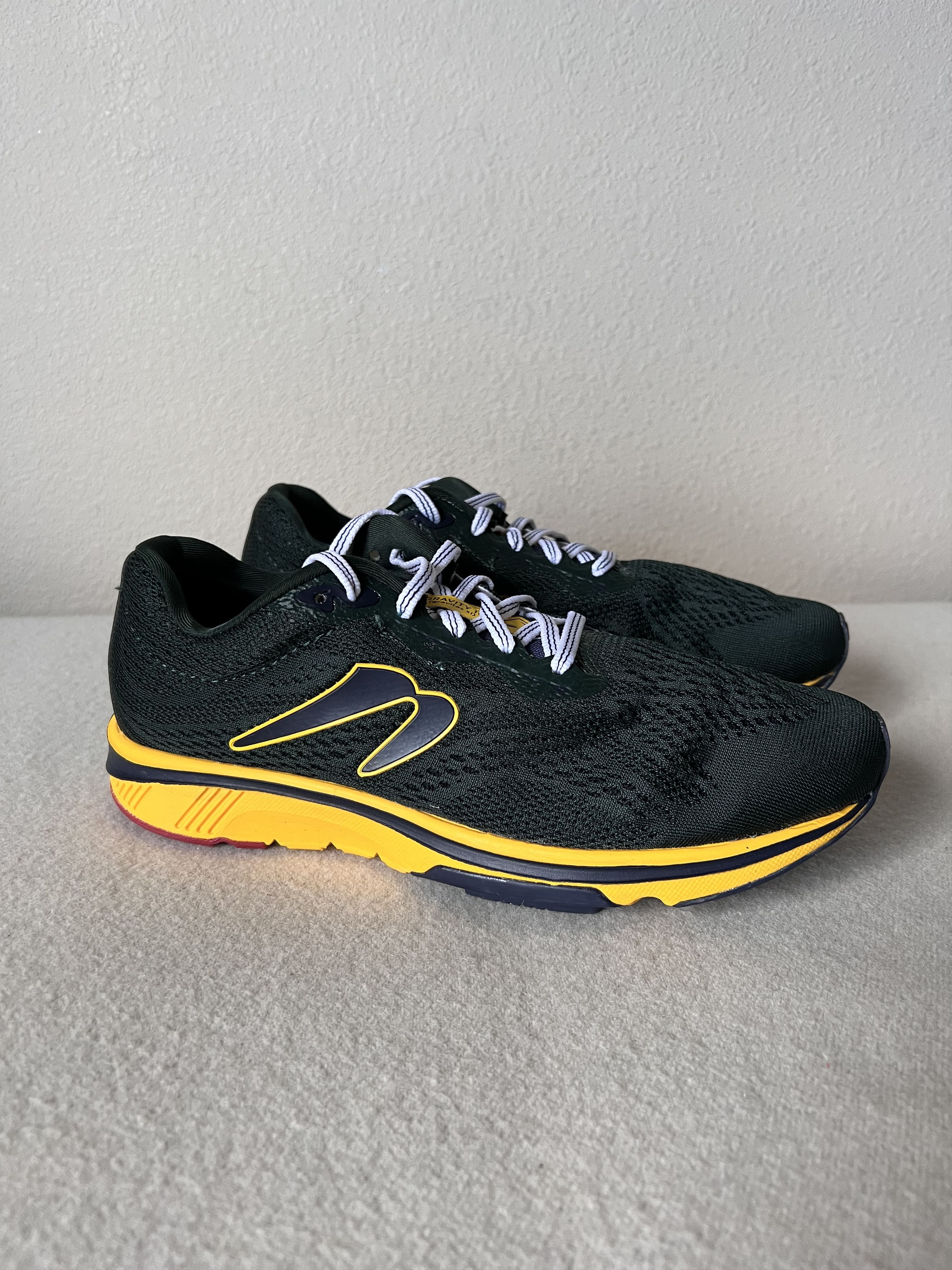 image of J Crew x Newton J. Crew Newton Gravity 11 Running Sneakers In Green, Men's (Size 8.5)