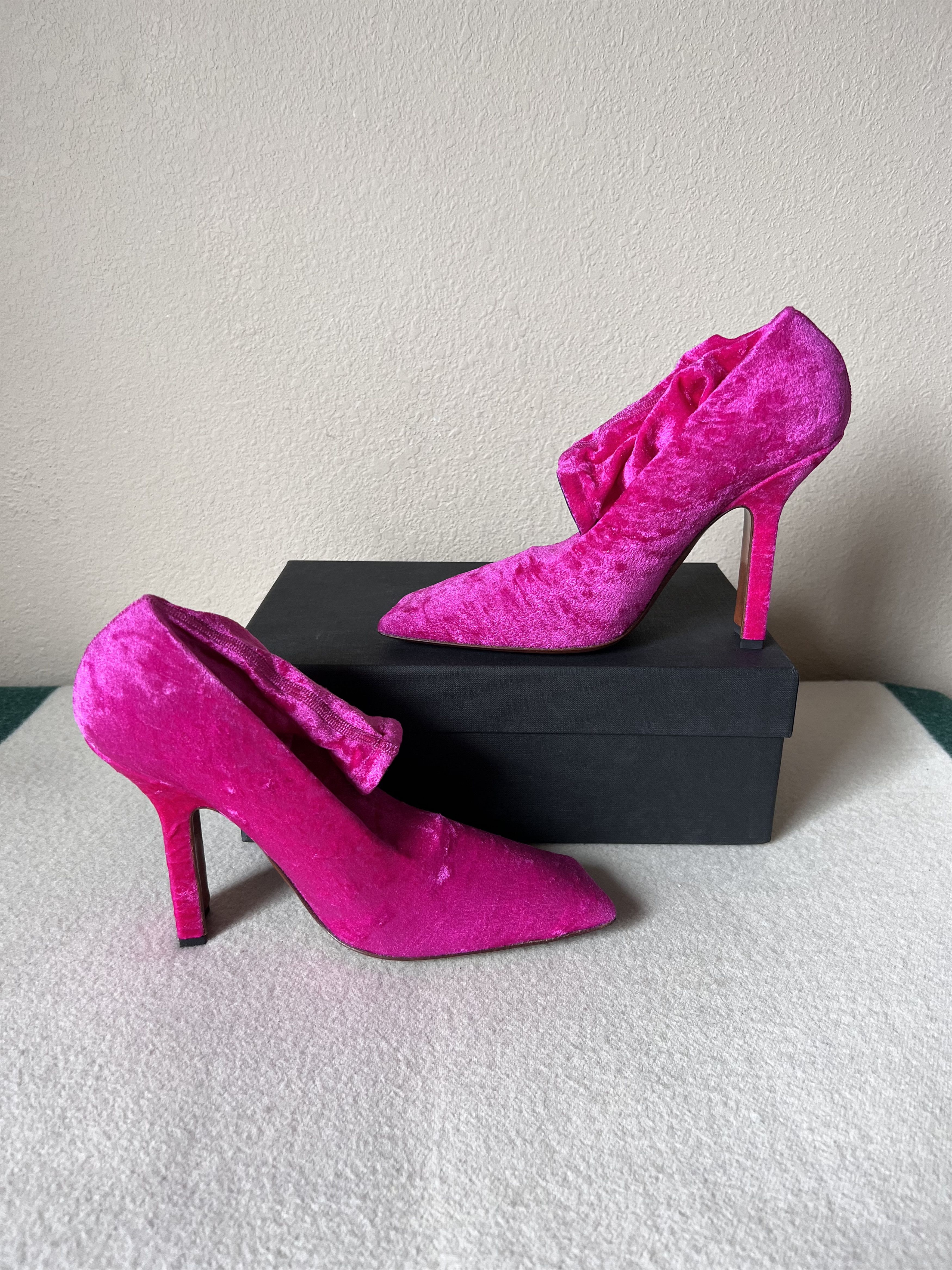 Vetements Vetements Velvet Boomerang Sock Ankle Boots in Pink Size US 7 / IT 37 - 4 Thumbnail
