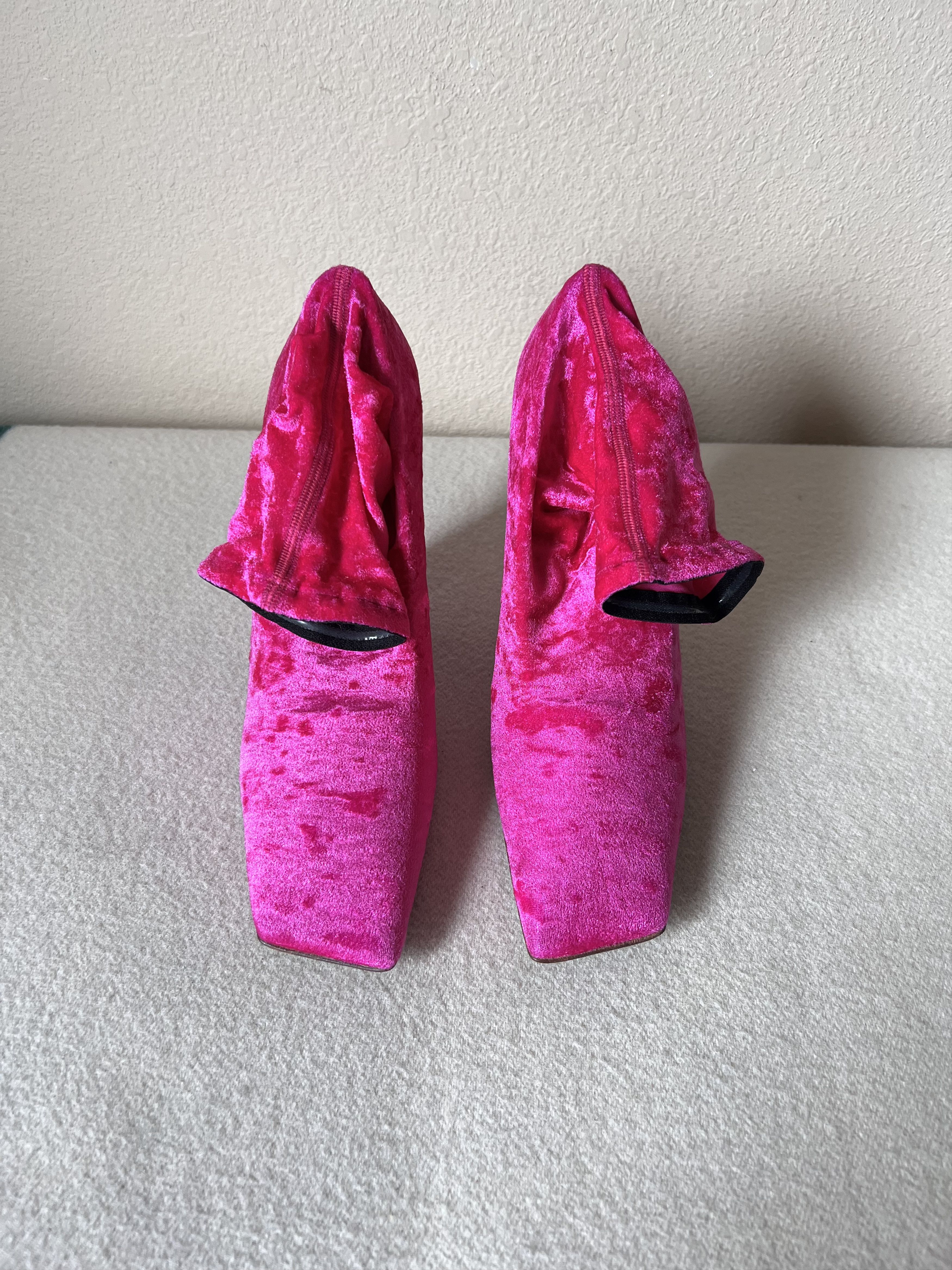 Vetements Vetements Velvet Boomerang Sock Ankle Boots in Pink Size US 7 / IT 37 - 5 Thumbnail