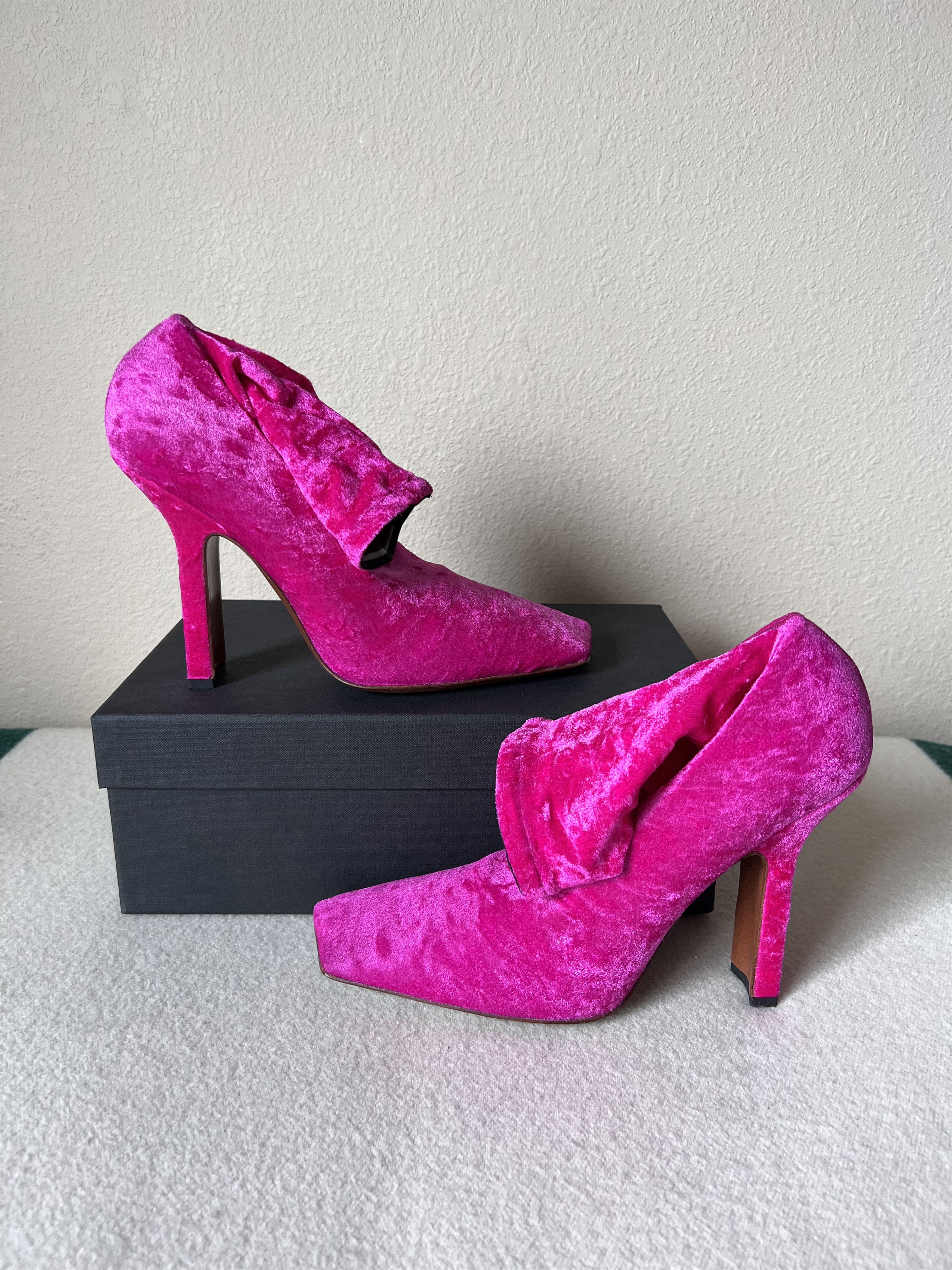 Vetements Vetements Velvet Boomerang Sock Ankle Boots in Pink Size US 7 / IT 37 - 3 Thumbnail