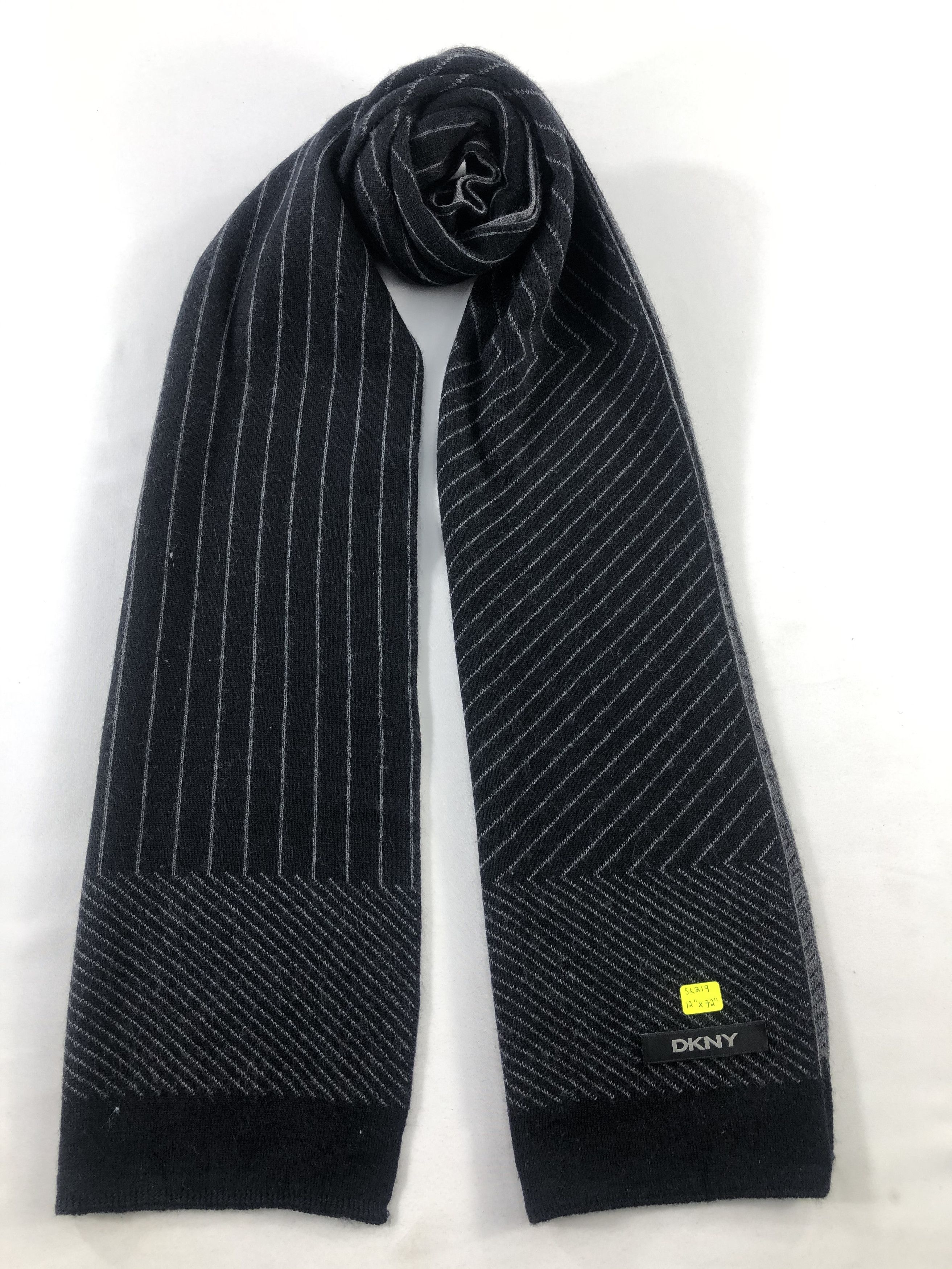 DKNY DKNY Scarf / Muffler / Neckwear Size ONE SIZE - 1 Thumbnail