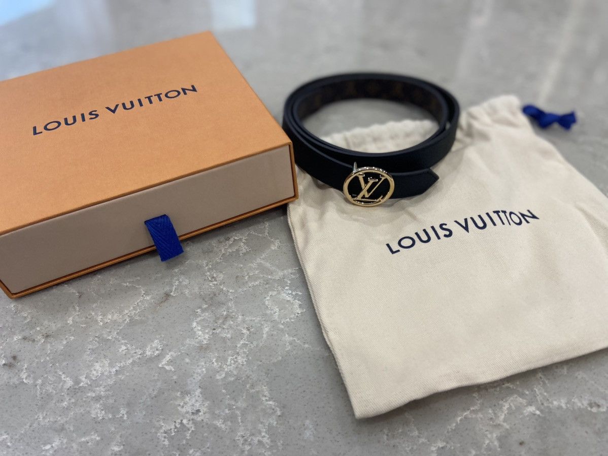 Louis Vuitton belt “Essential V reversible” Women's