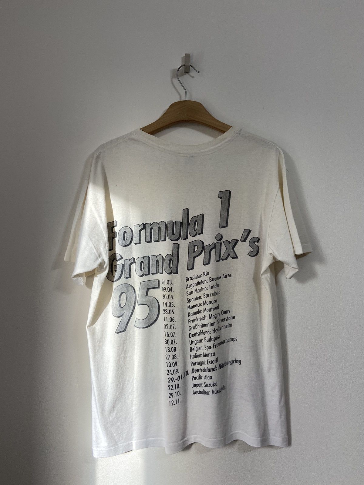 Band Tees Grand Prix’s Grober Preis 95 Nurburgring Formula 1 Size US L / EU 52-54 / 3 - 14 Thumbnail