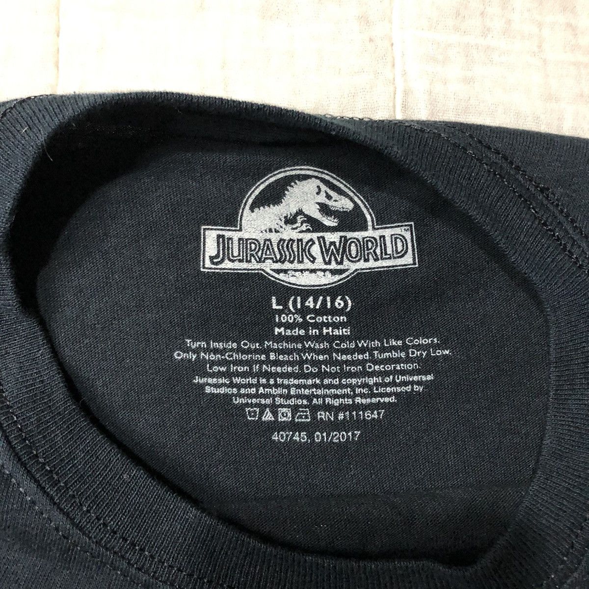 Vintage Jurassic World Movie T Shirt Size US M / EU 48-50 / 2 - 5 Thumbnail