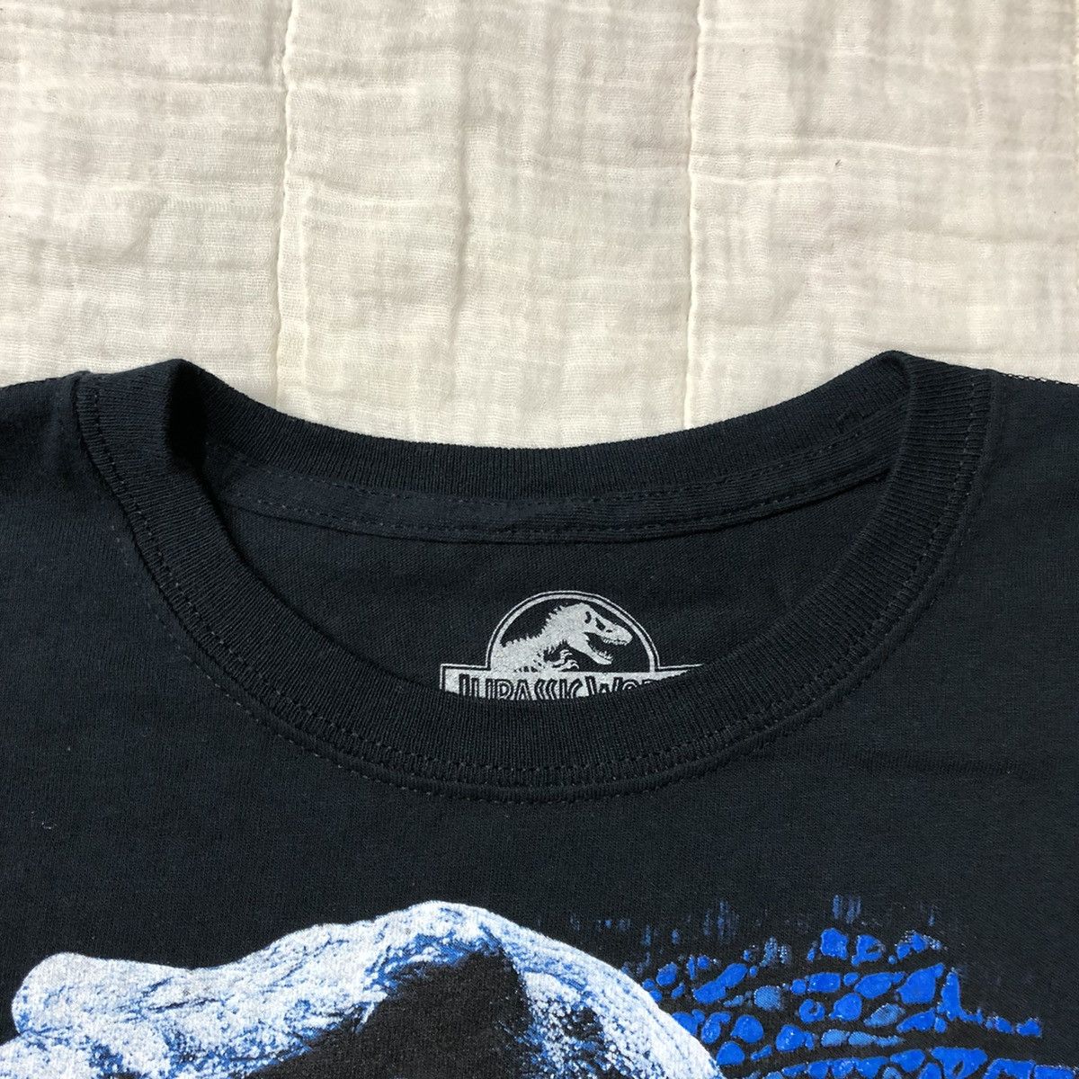 Vintage Jurassic World Movie T Shirt Size US M / EU 48-50 / 2 - 4 Thumbnail