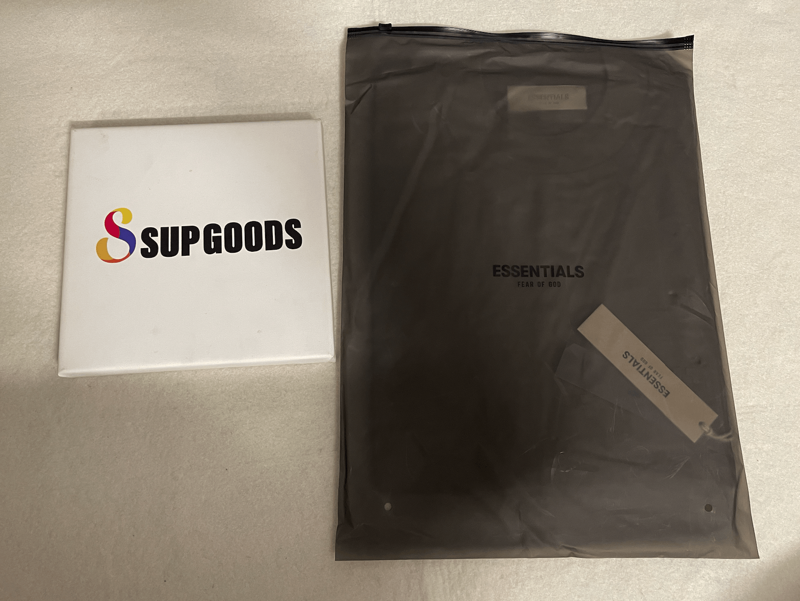 Fear of God 🔥 Fear of God Essentials T-shirt off Wood Brown Sz (XXL) Size US XXL / EU 58 / 5 - 5 Thumbnail